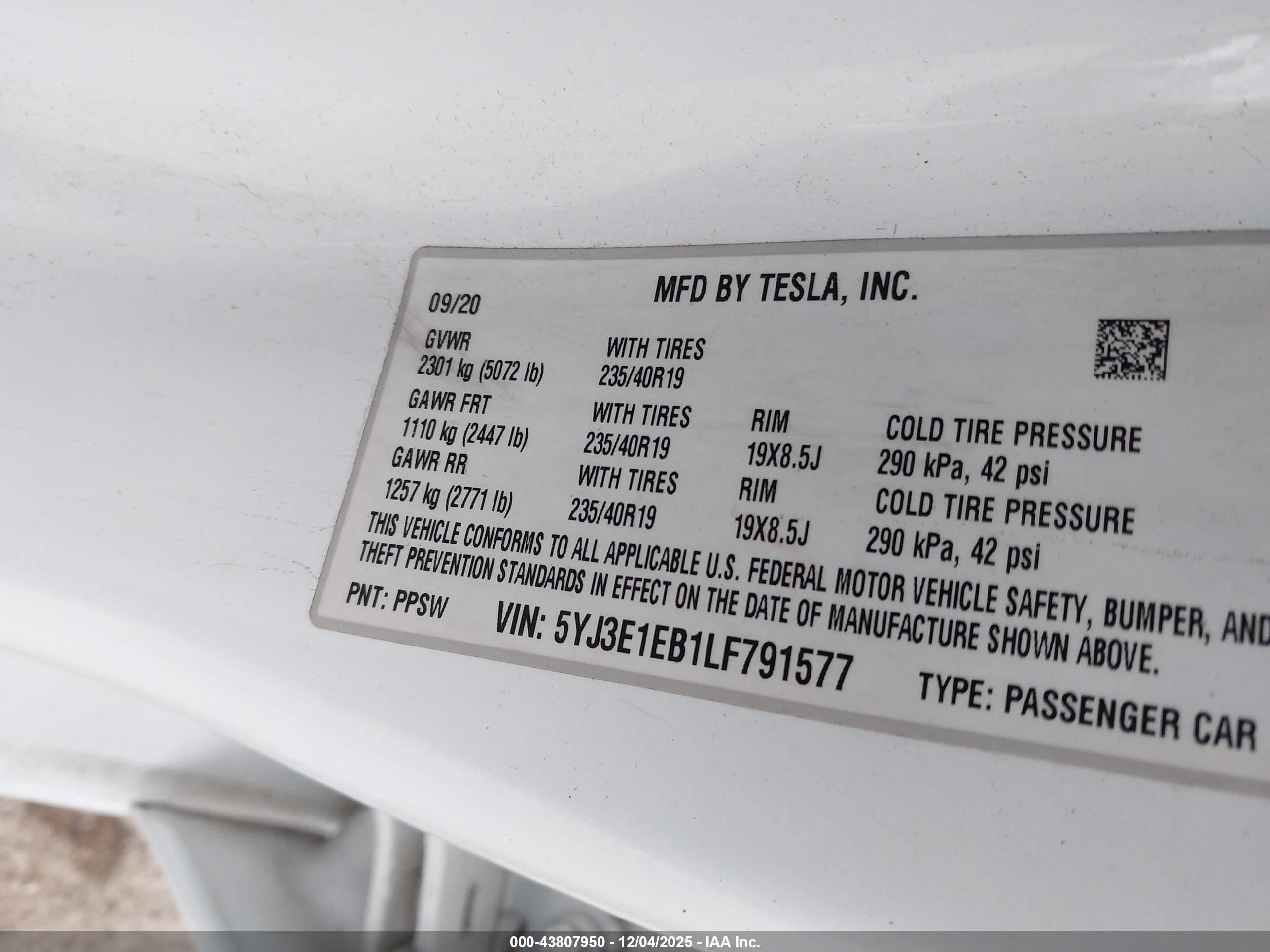 TESLA MODEL image 9