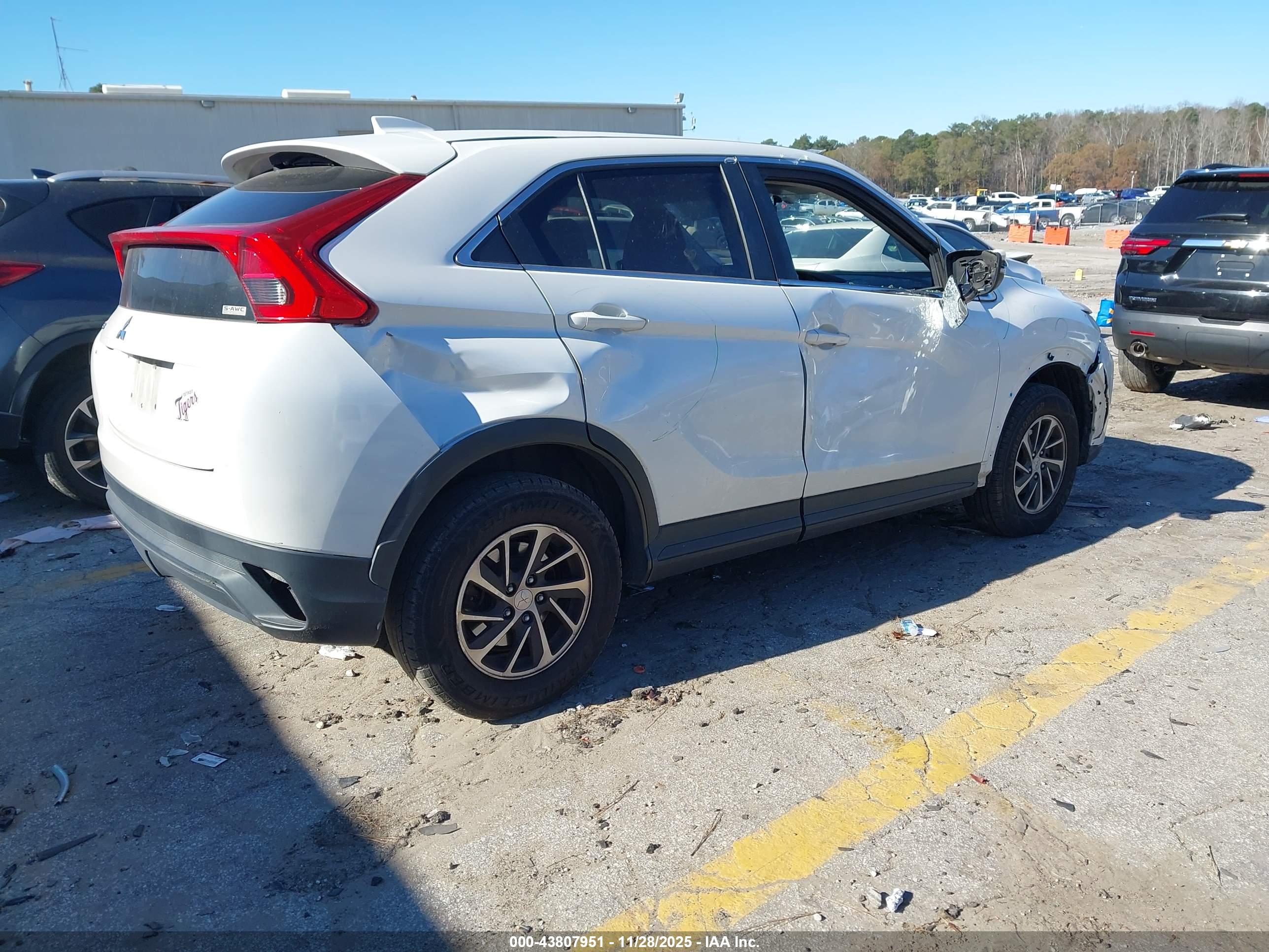 MITSUBISHI ECLIPSE image 4