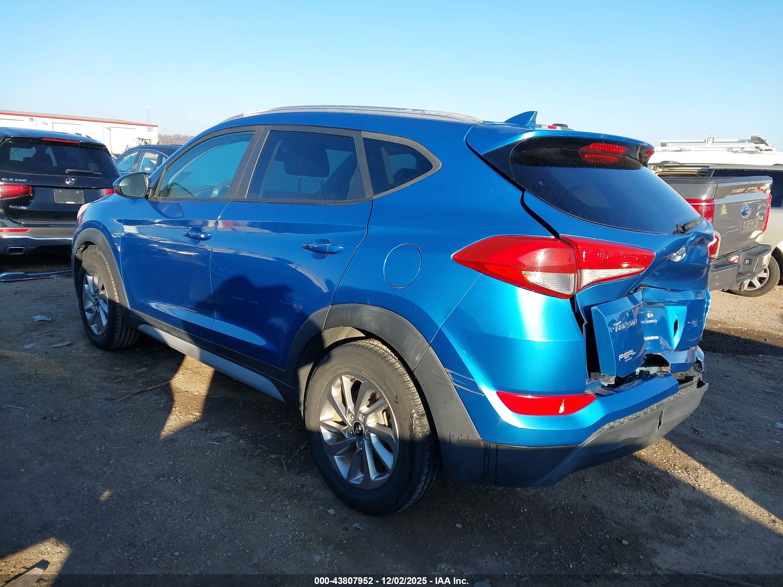 HYUNDAI TUCSON image 3