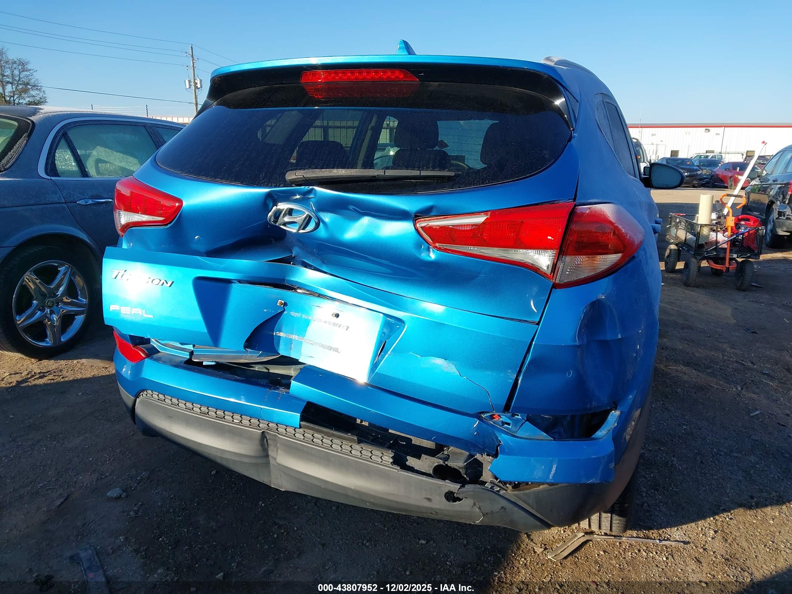 HYUNDAI TUCSON image 6