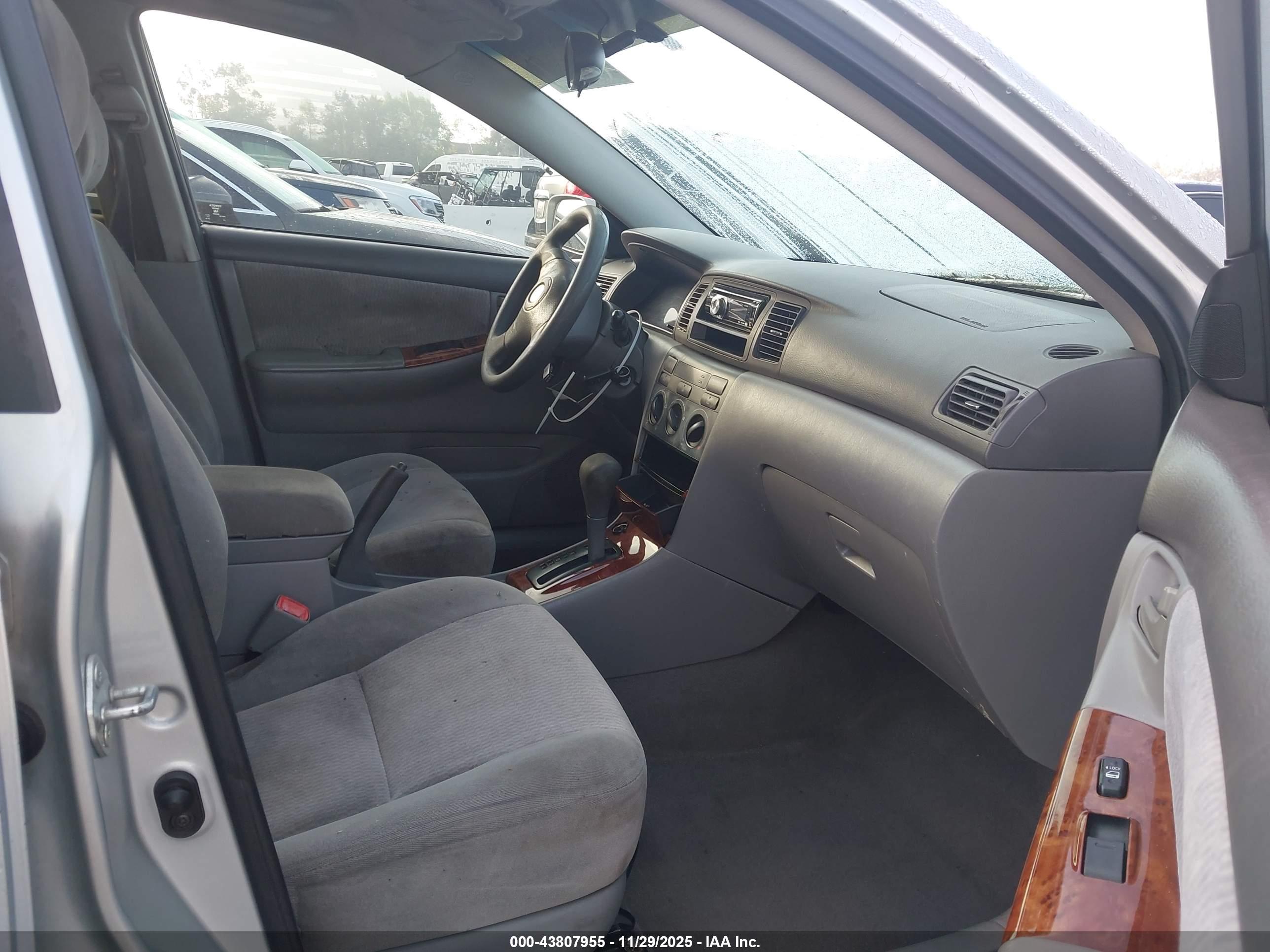 TOYOTA COROLLA image 5