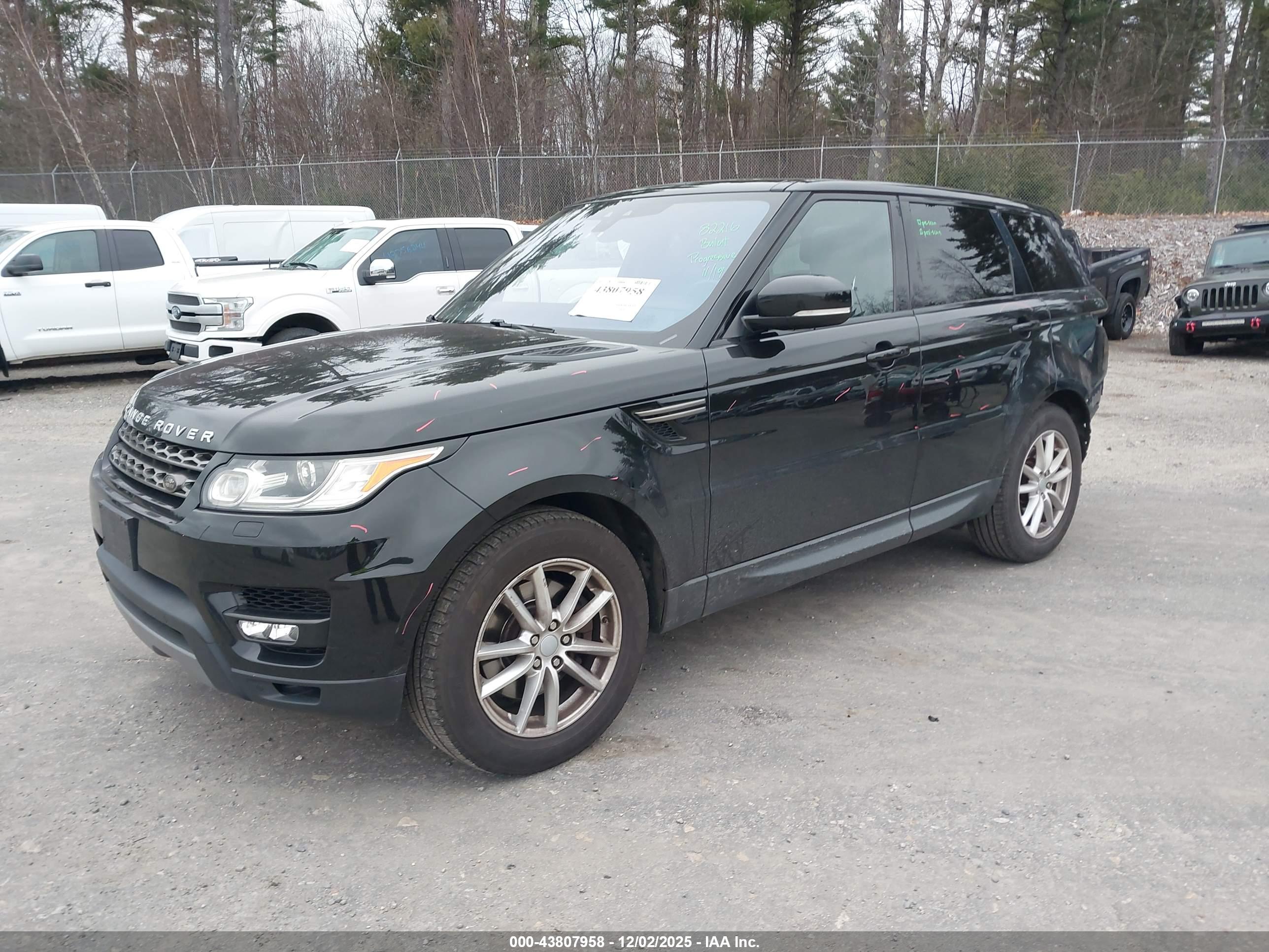 LAND ROVER image 2