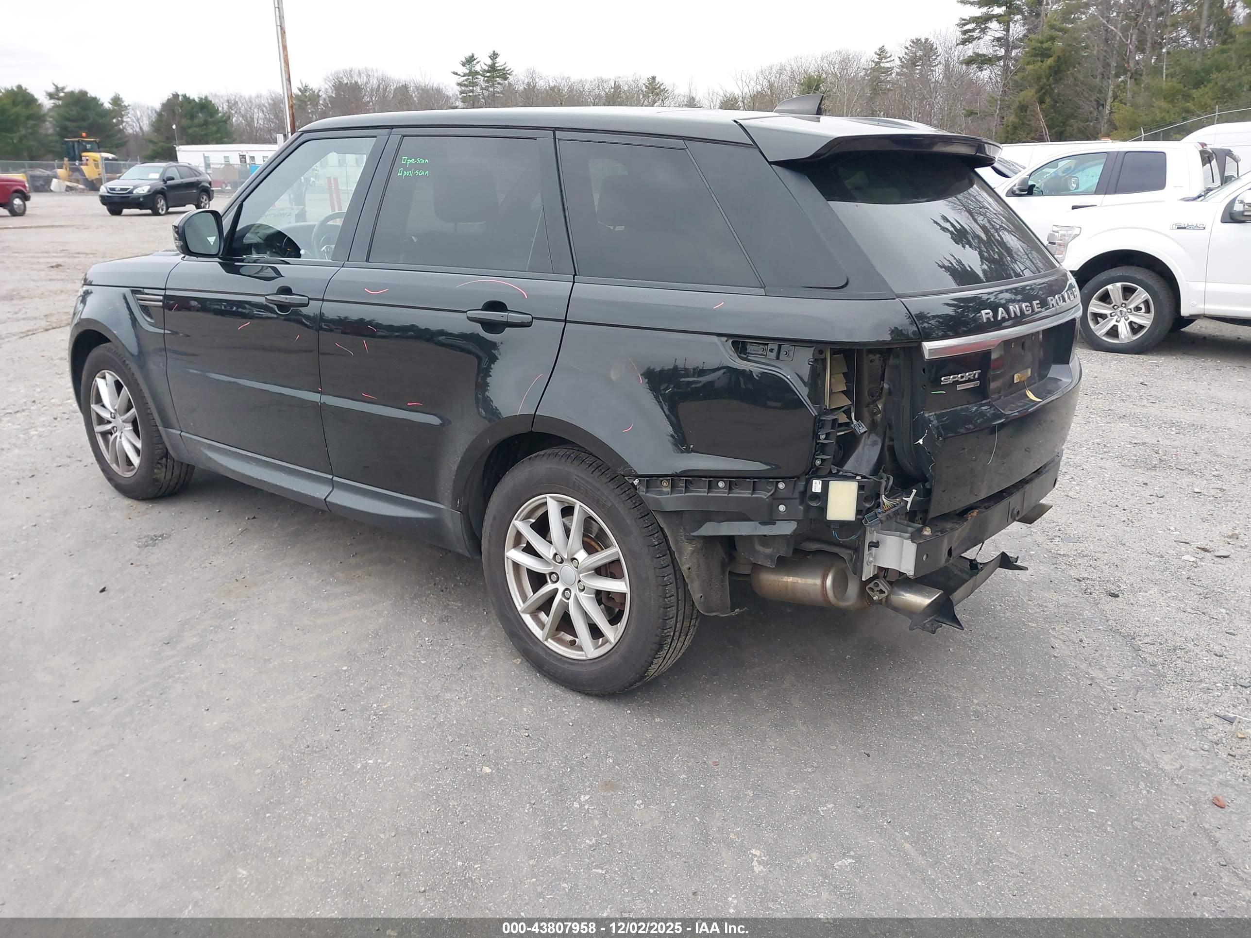 LAND ROVER image 3