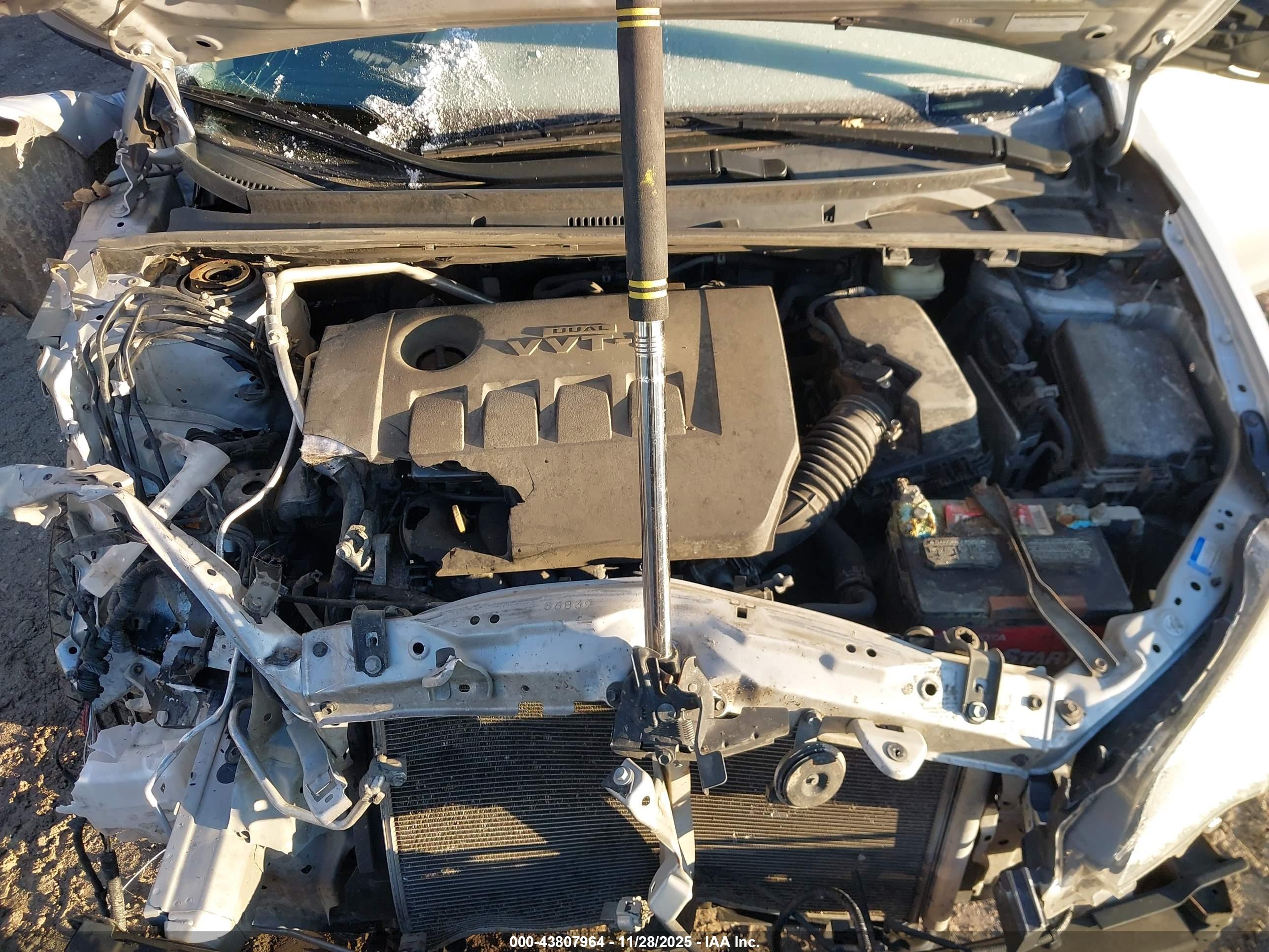 TOYOTA COROLLA image 10