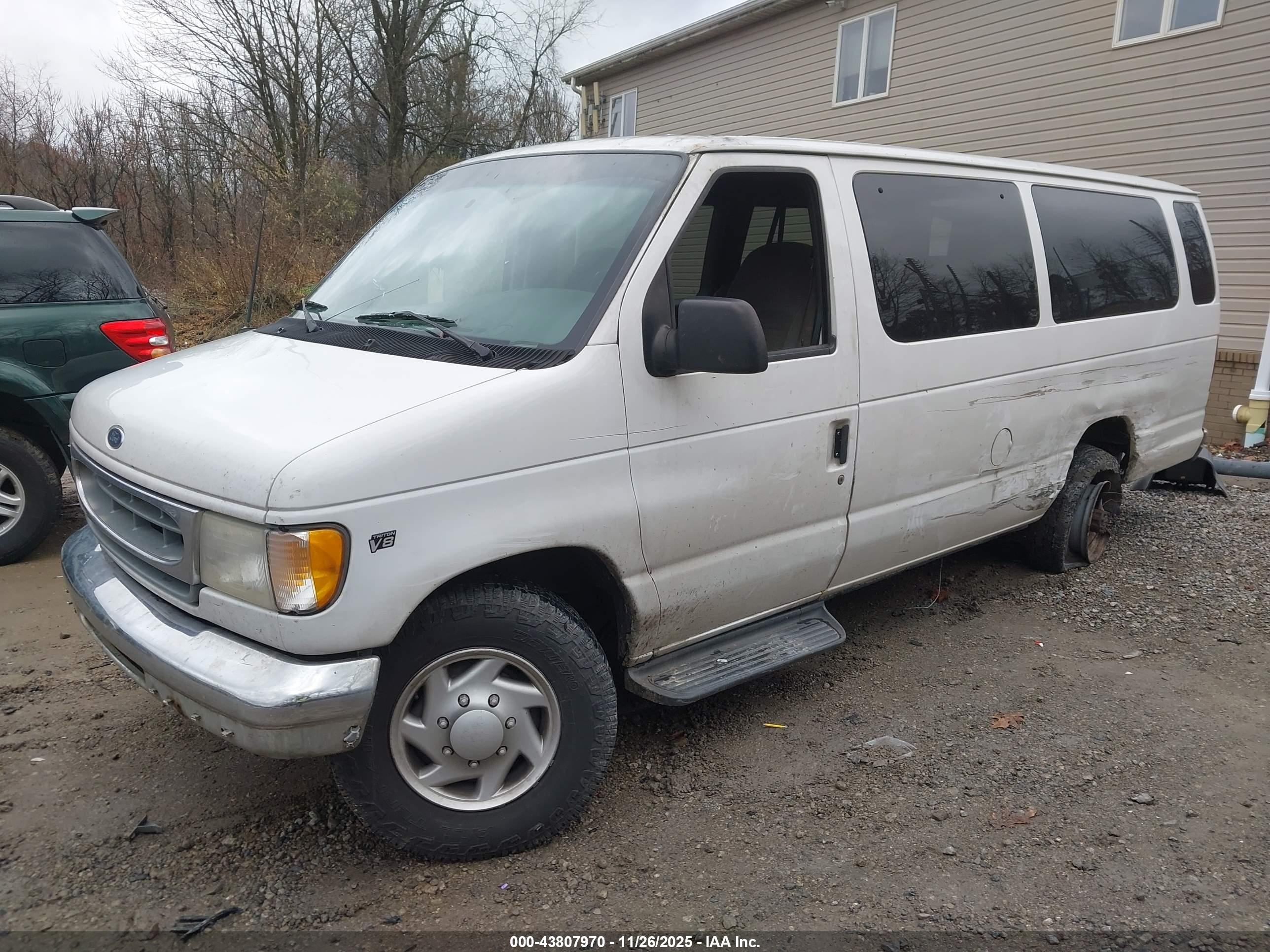 FORD E-350 image 2