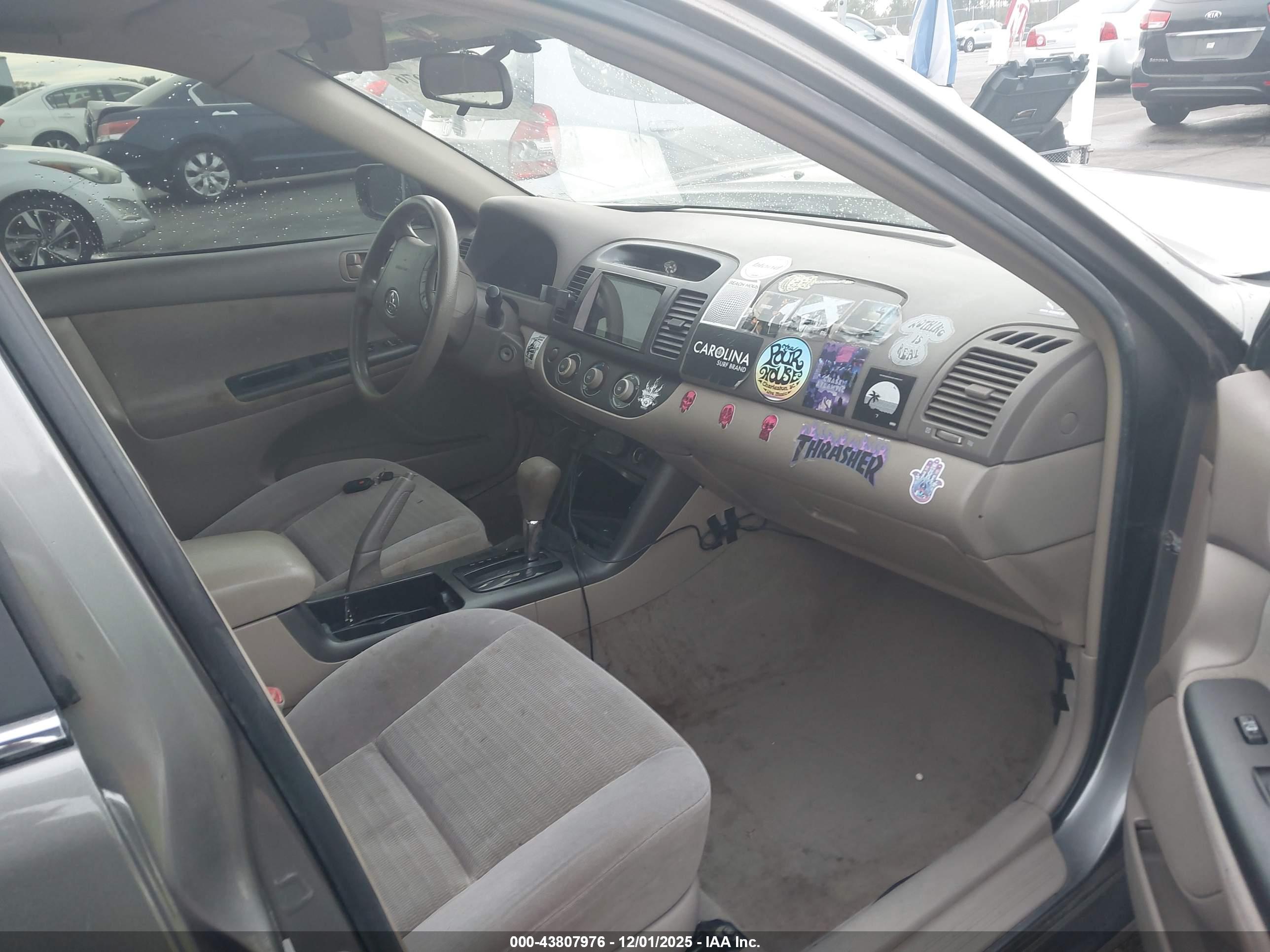 TOYOTA CAMRY image 5