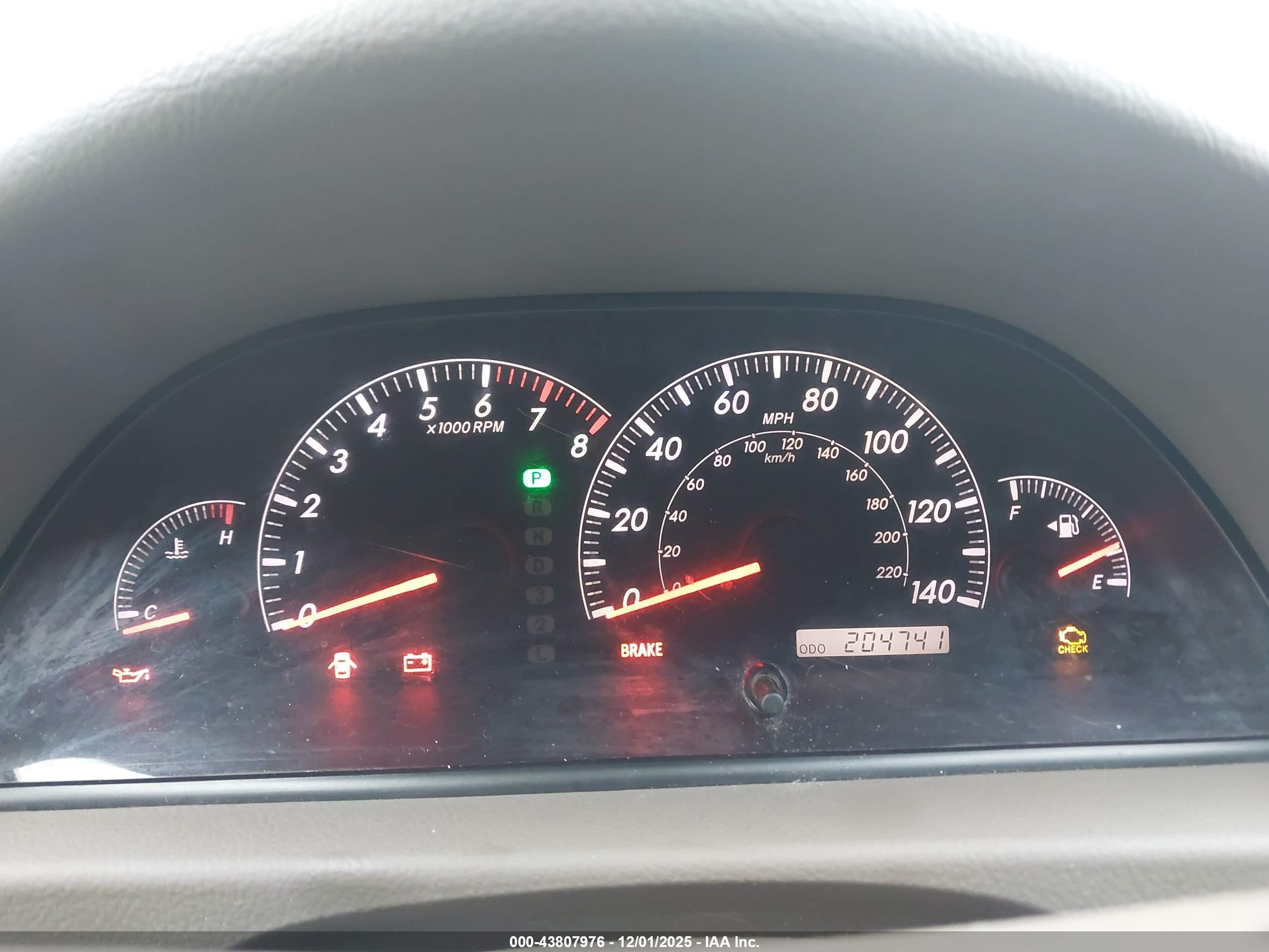 TOYOTA CAMRY image 7