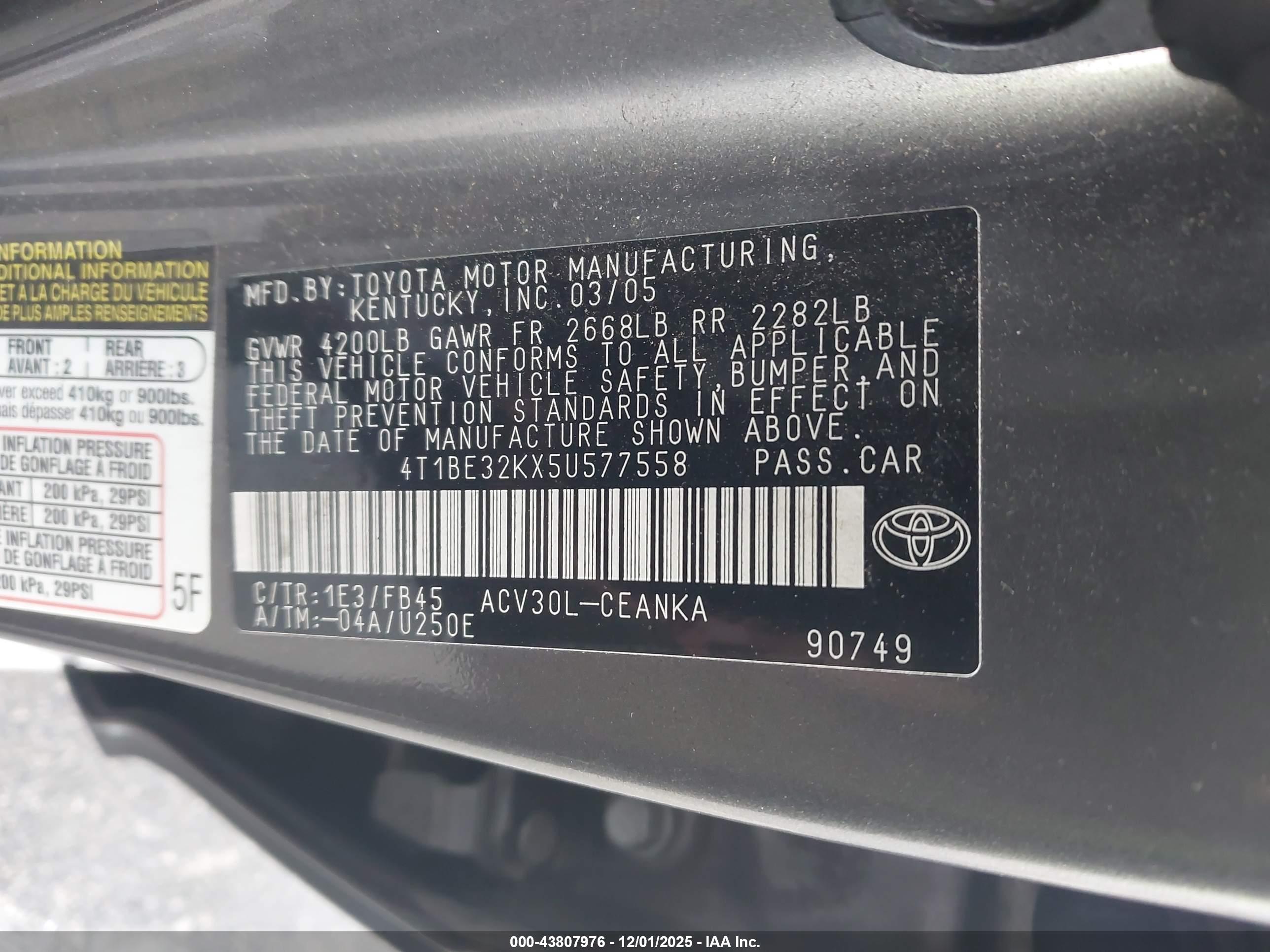 TOYOTA CAMRY image 9