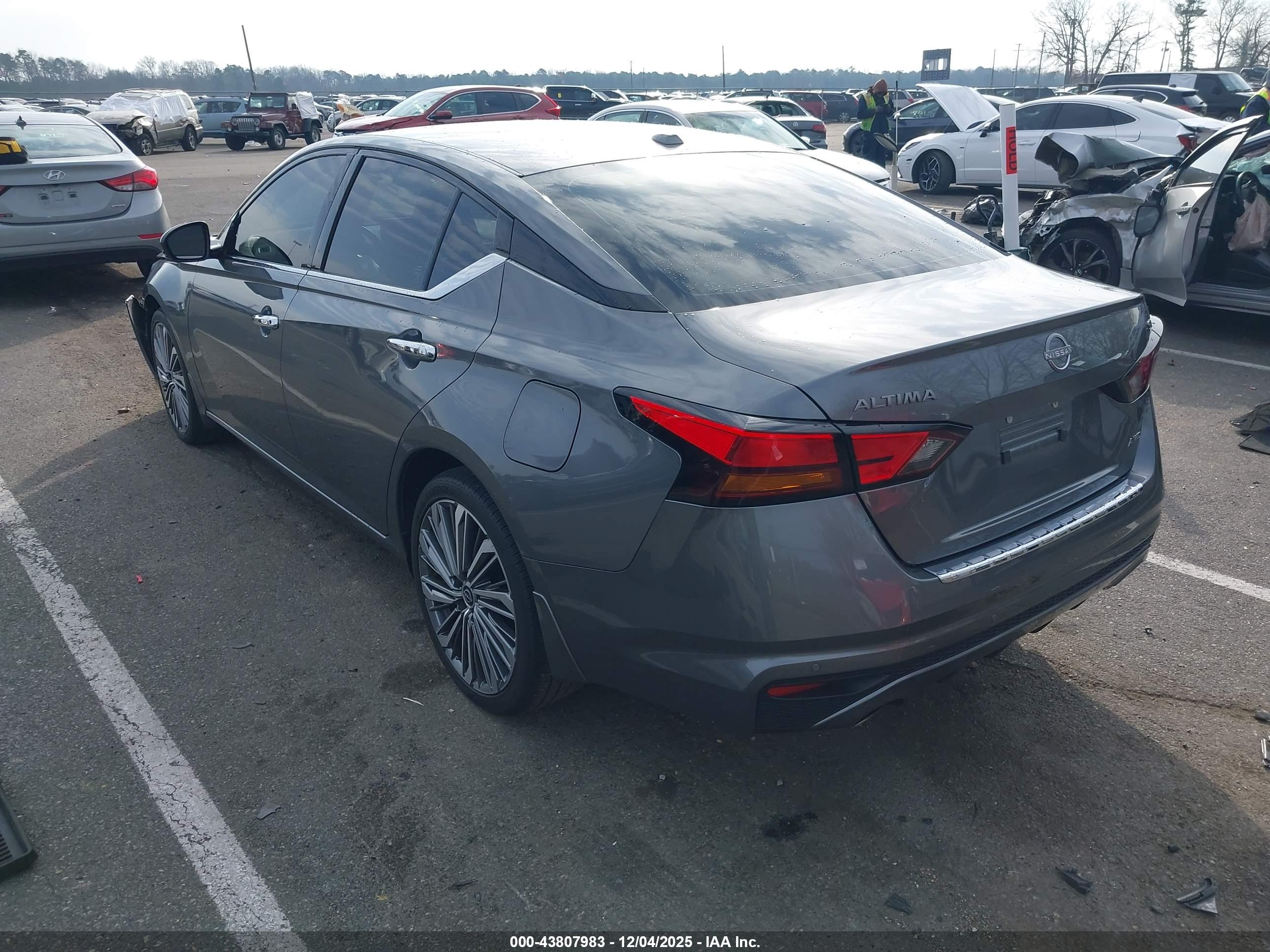 NISSAN ALTIMA image 3