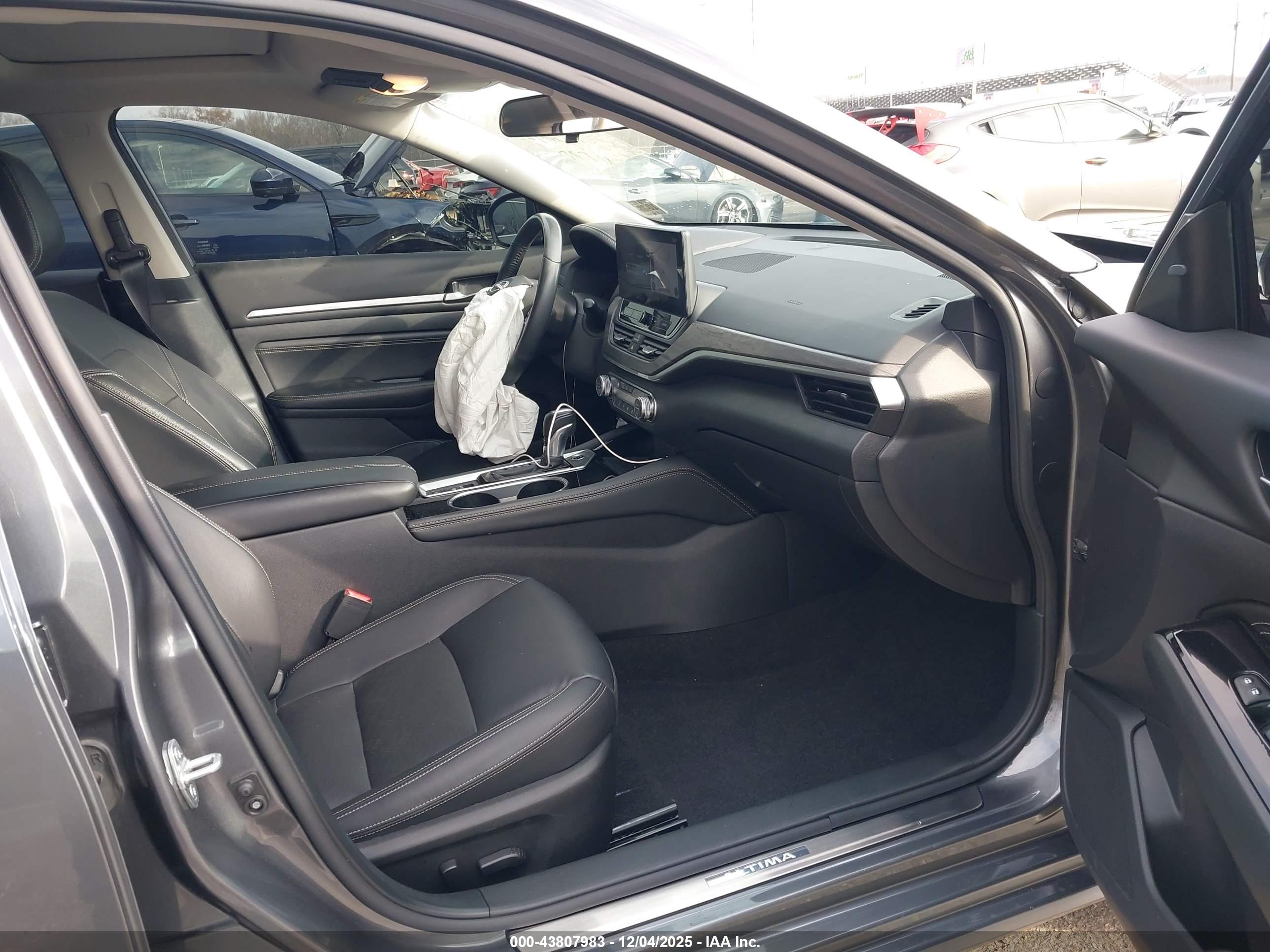 NISSAN ALTIMA image 5