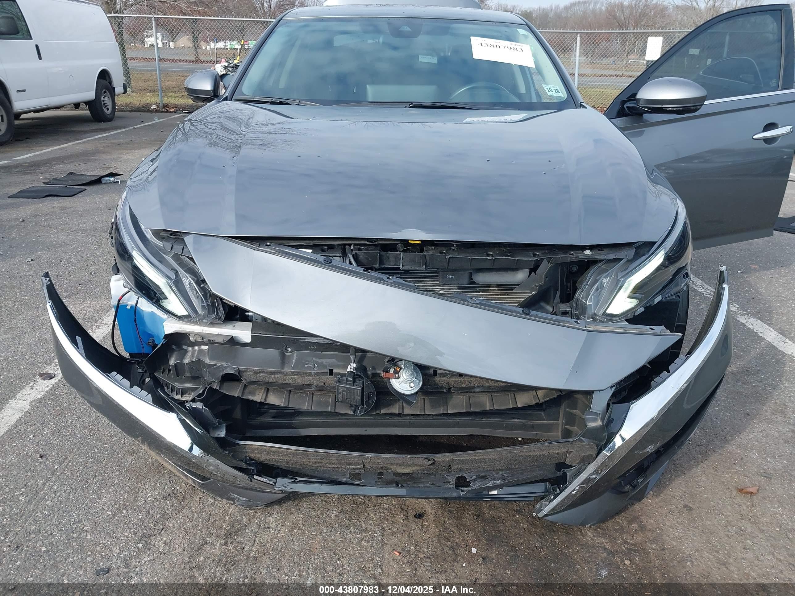 NISSAN ALTIMA image 6