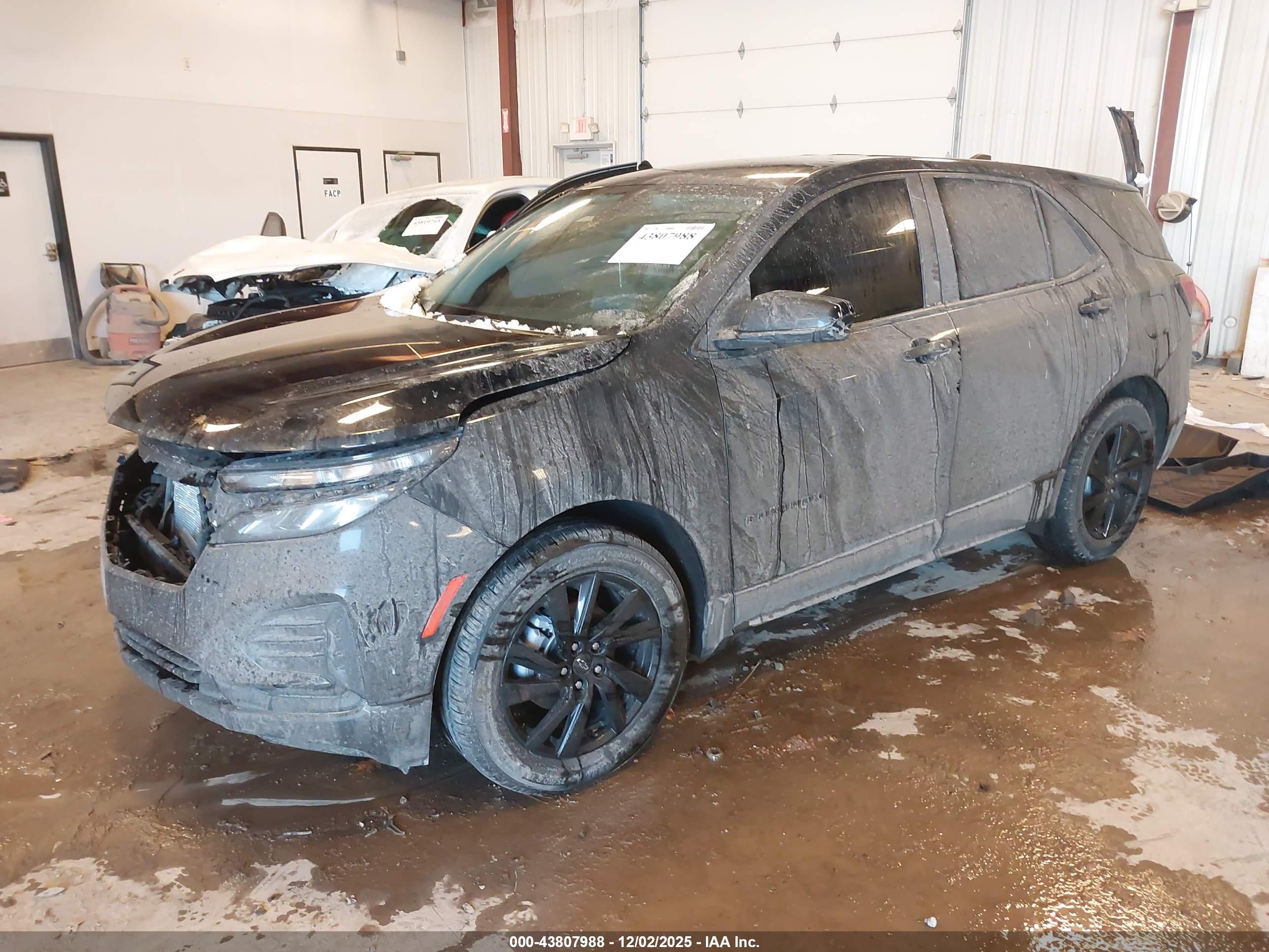 CHEVROLET EQUINOX image 2