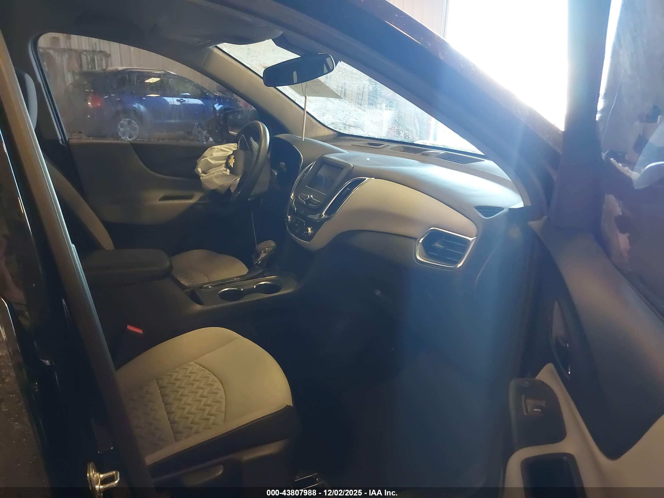 CHEVROLET EQUINOX image 5