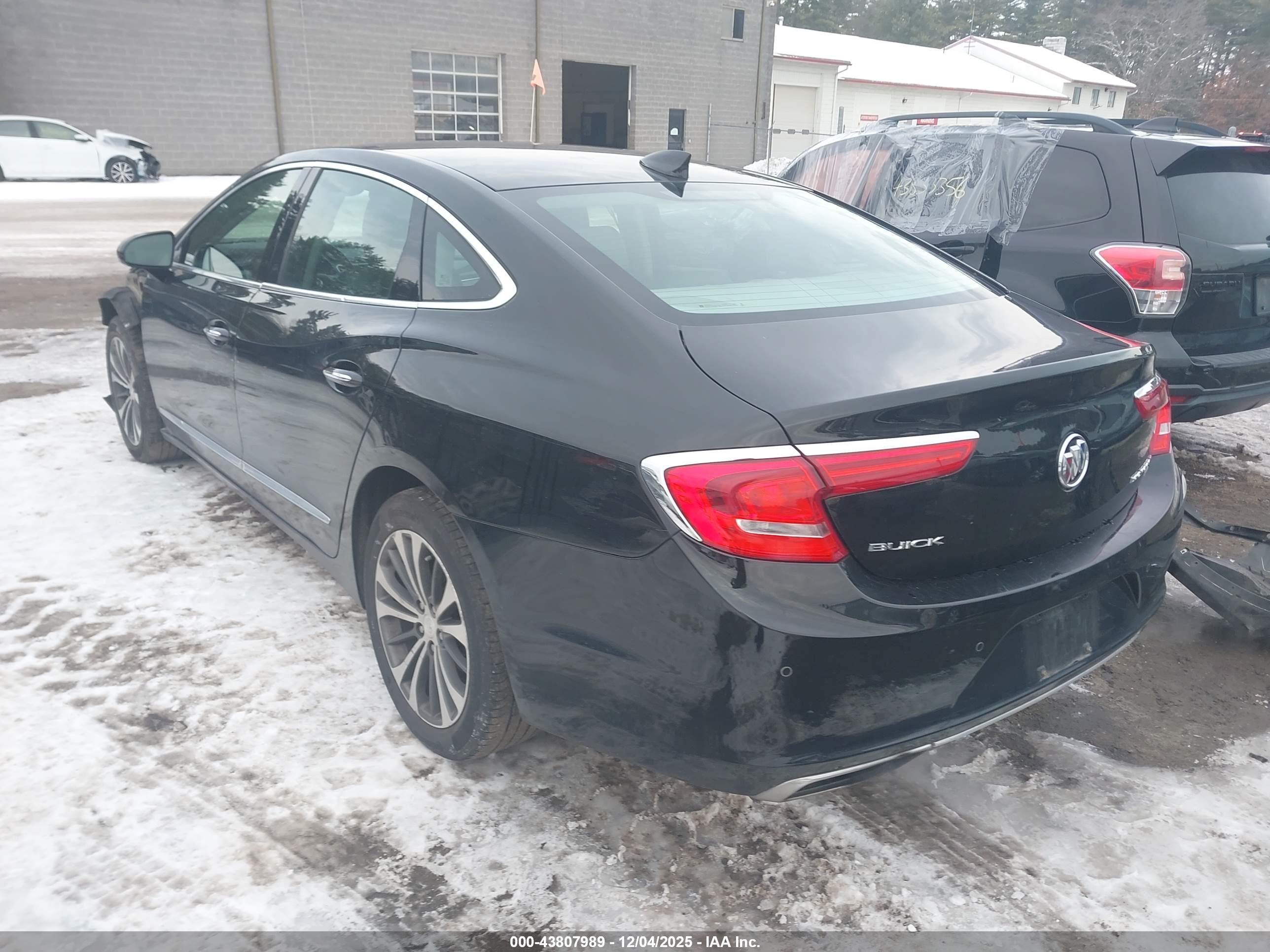 BUICK LACROSSE image 3