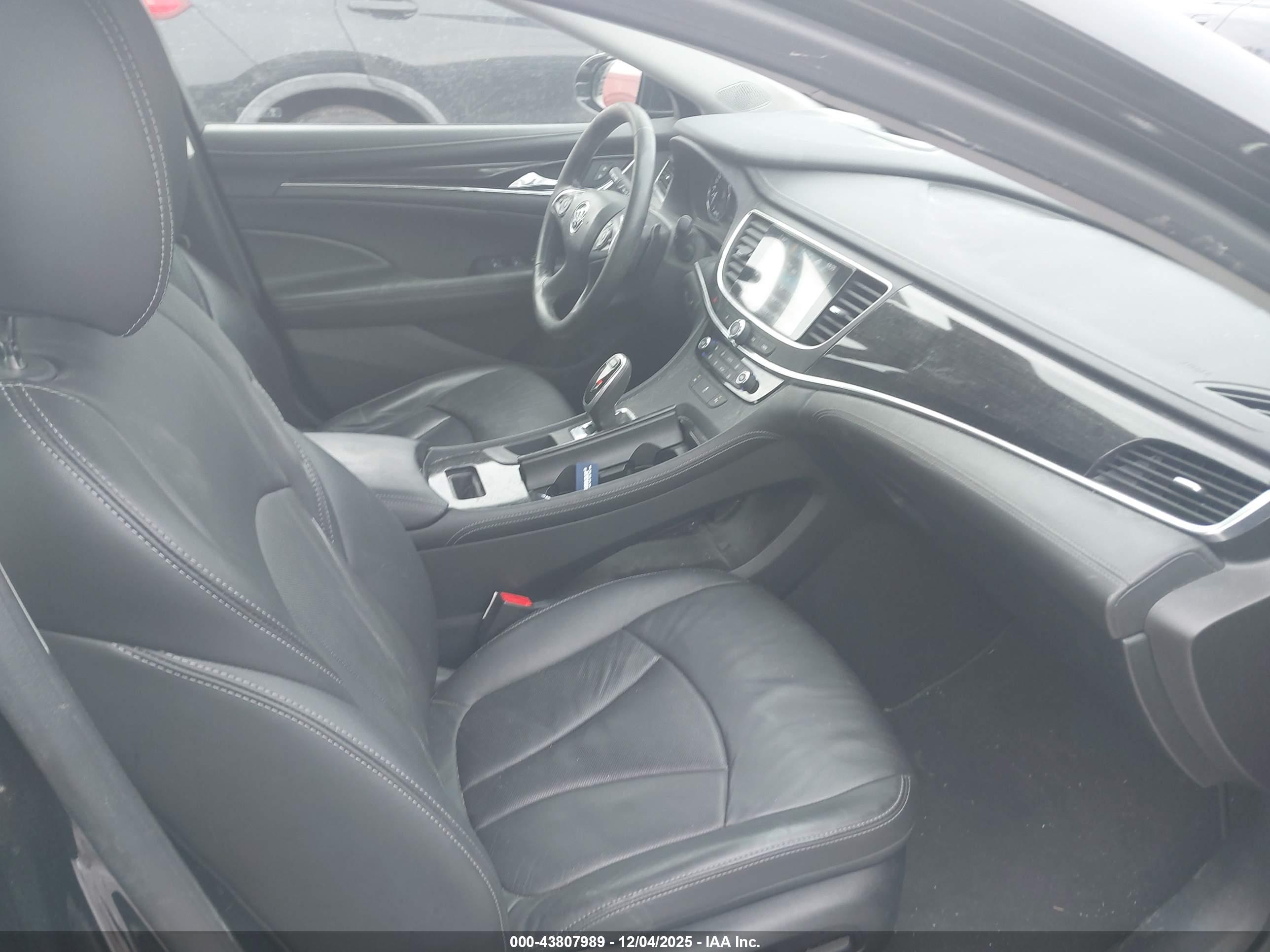 BUICK LACROSSE image 5