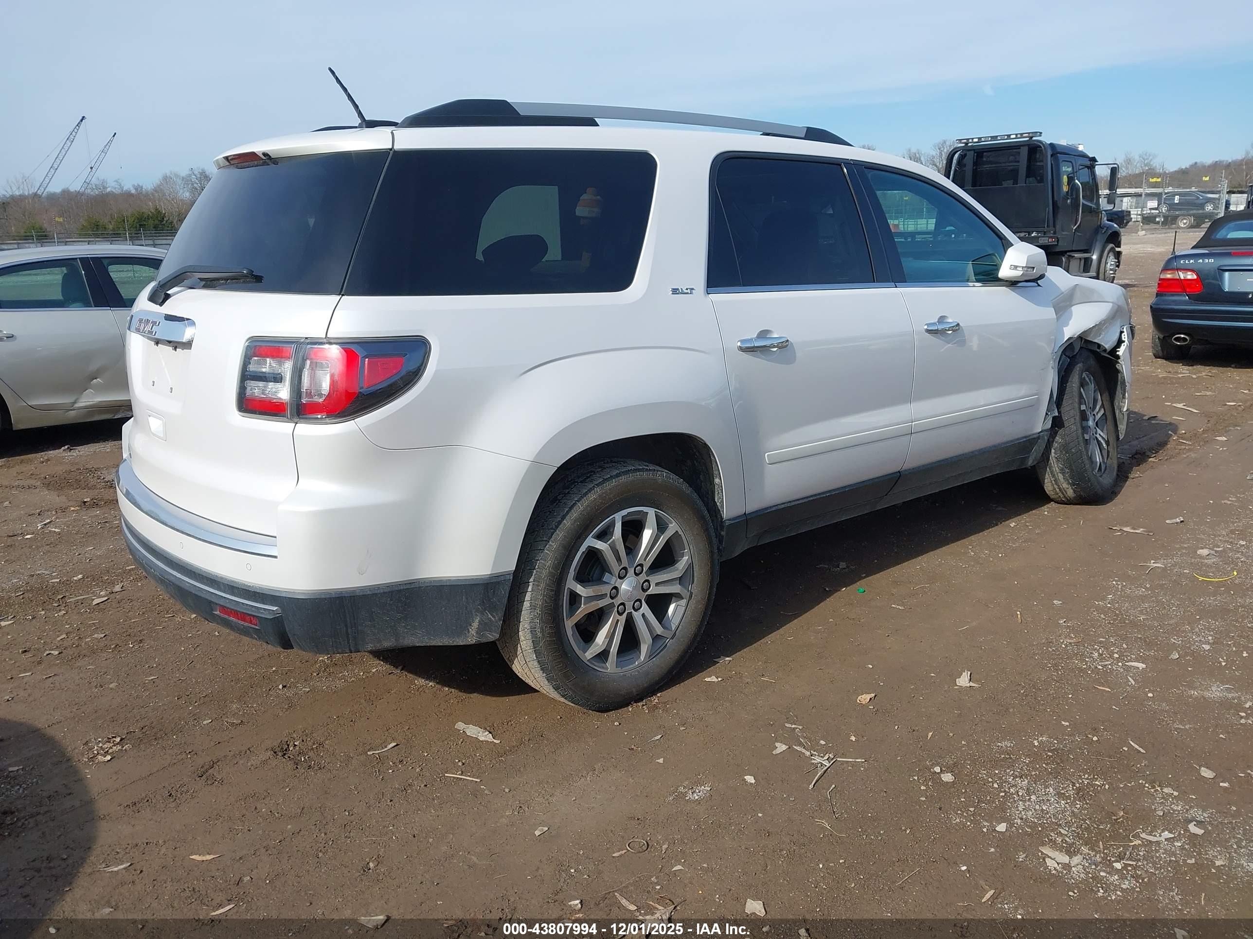 GMC ACADIA image 4