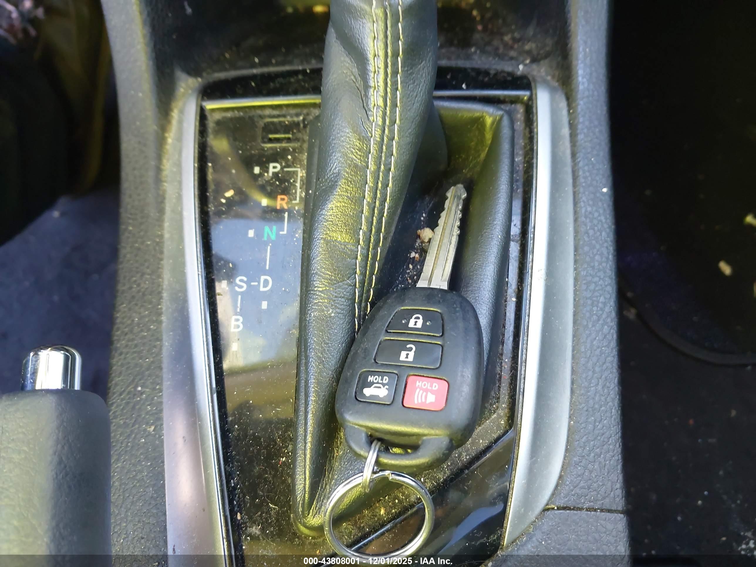 TOYOTA COROLLA image 11