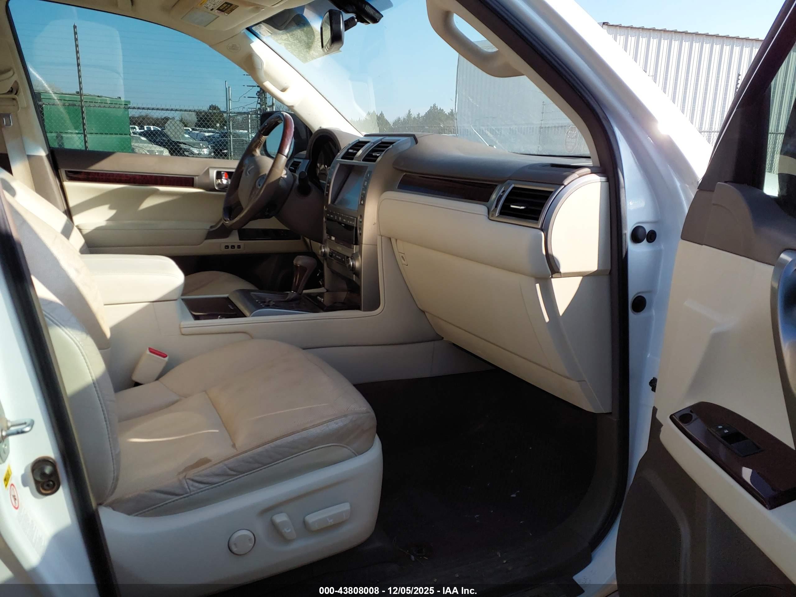 LEXUS GX image 5