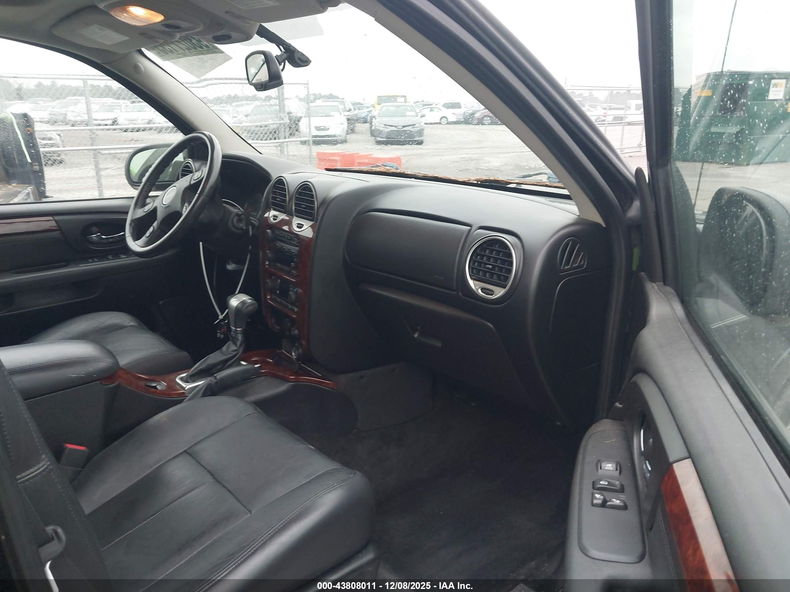 GMC ENVOY image 5
