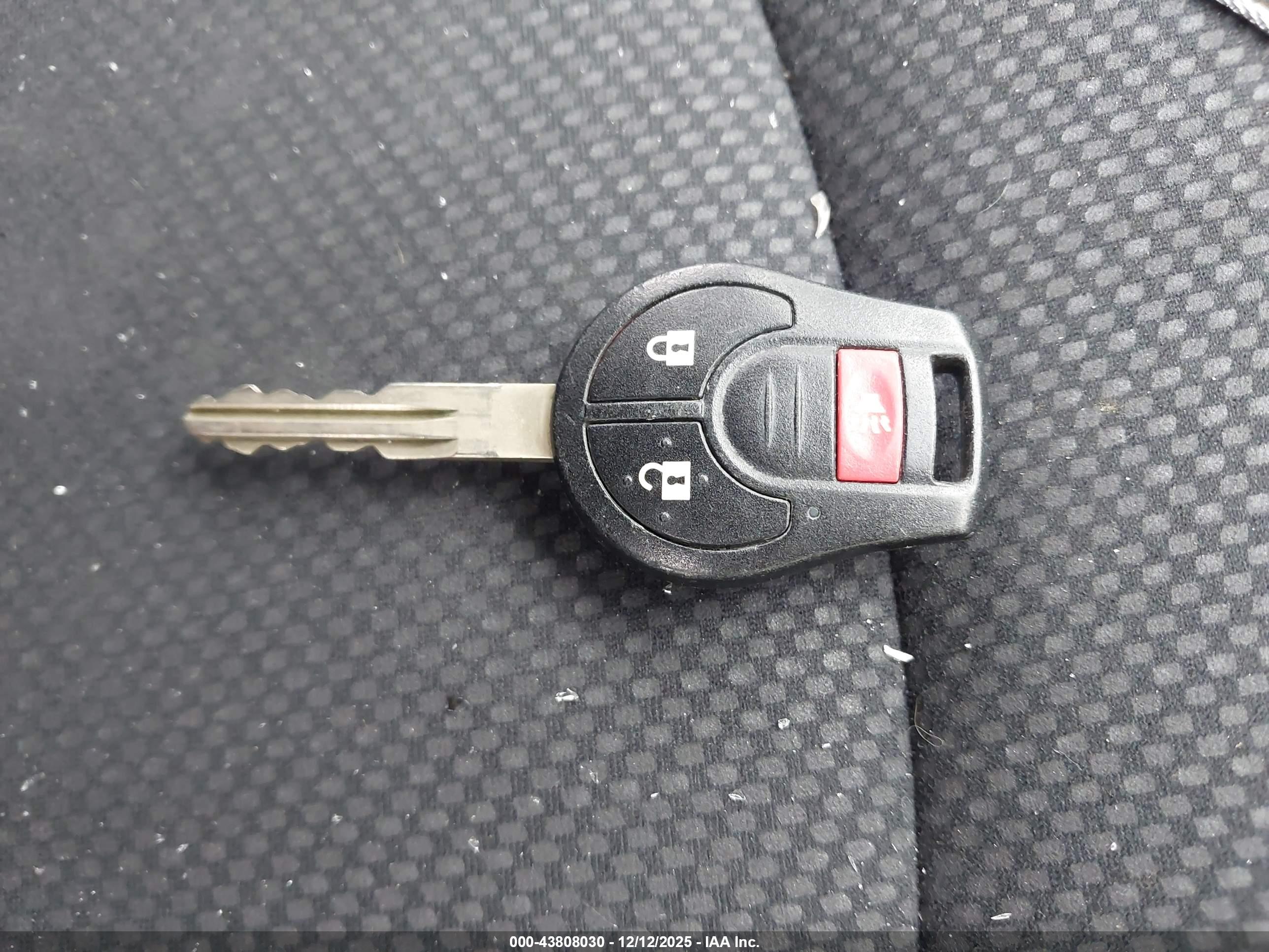 NISSAN ROGUE image 11