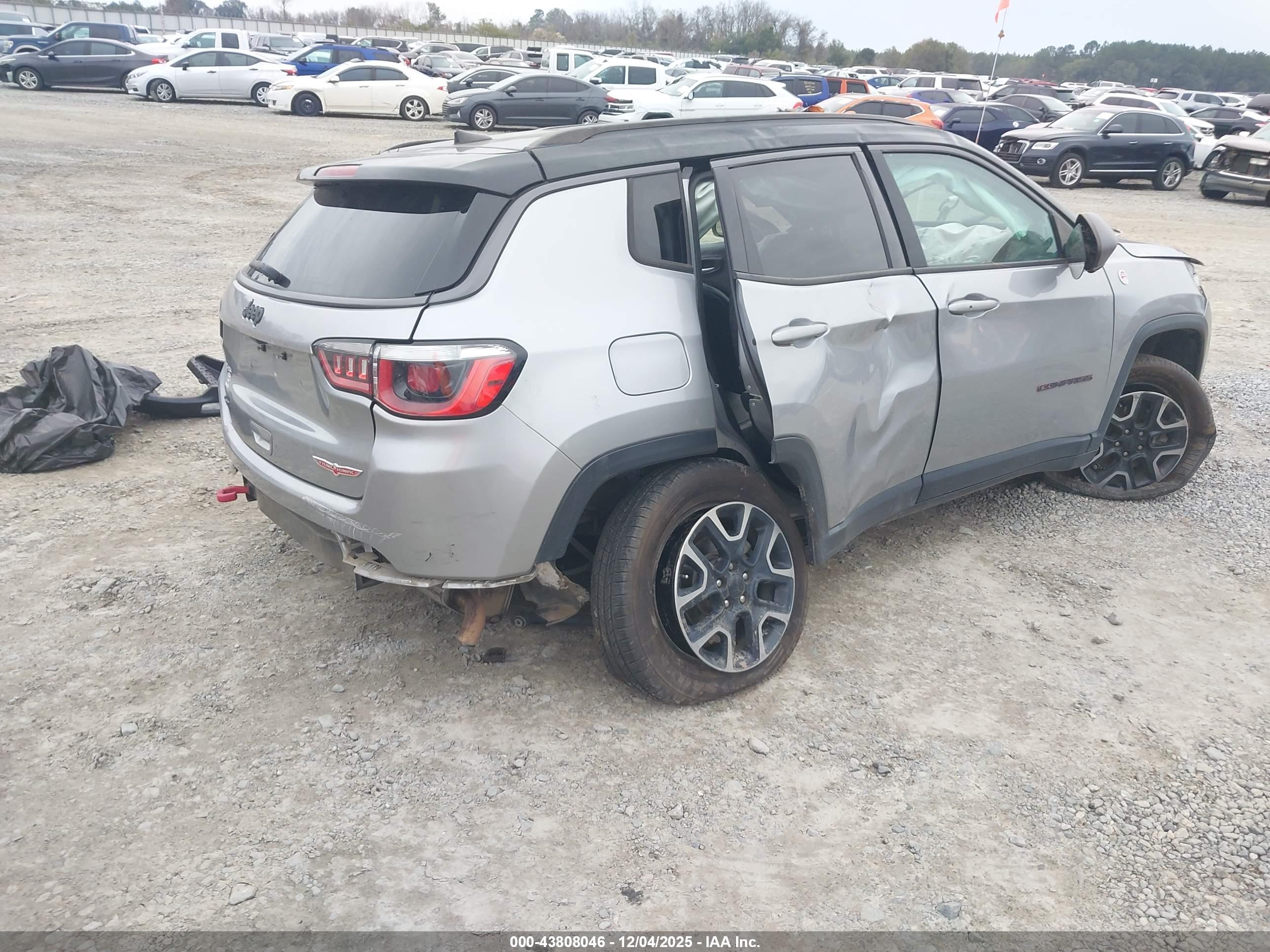 JEEP COMPASS image 4