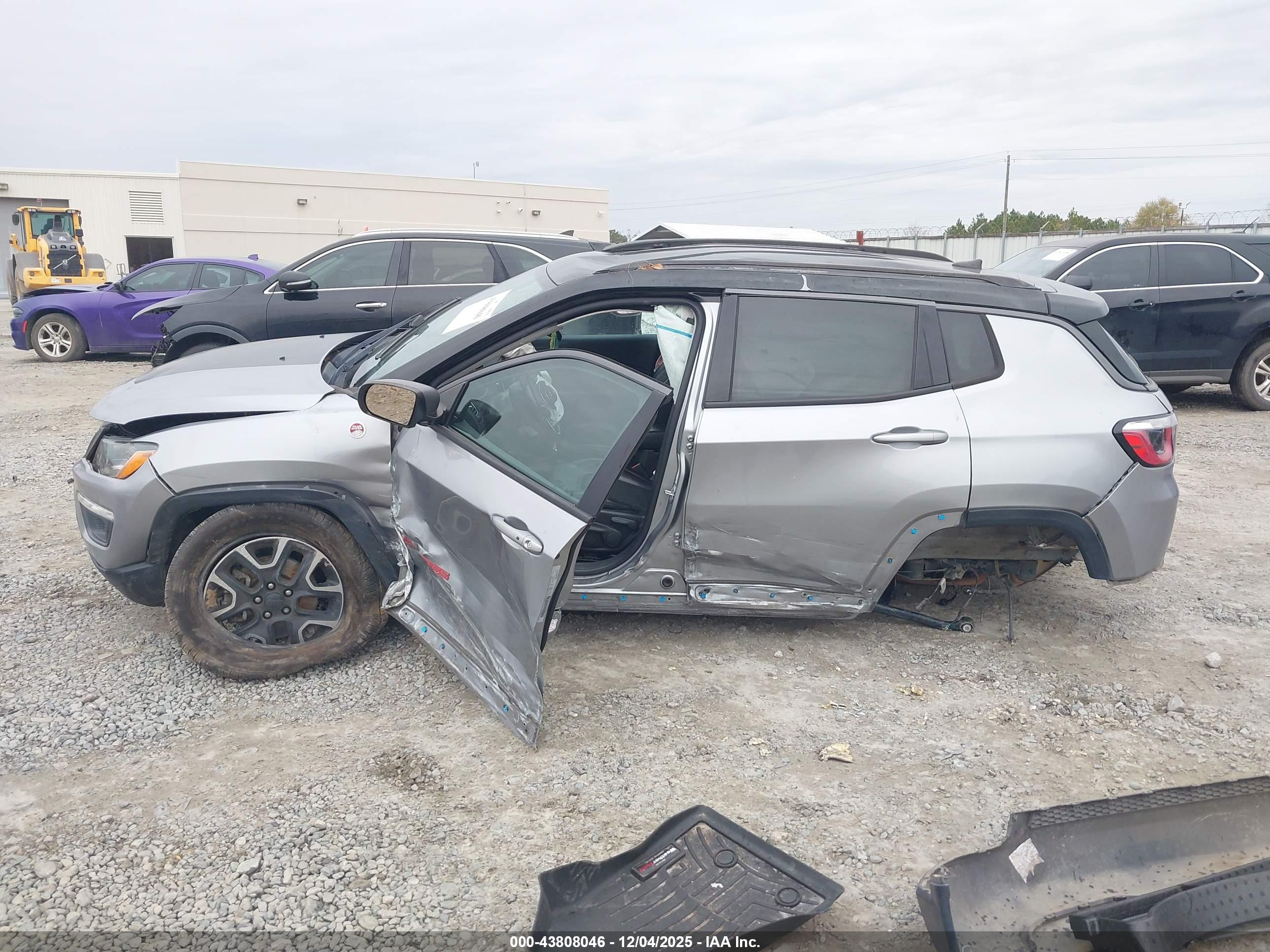 JEEP COMPASS image 6