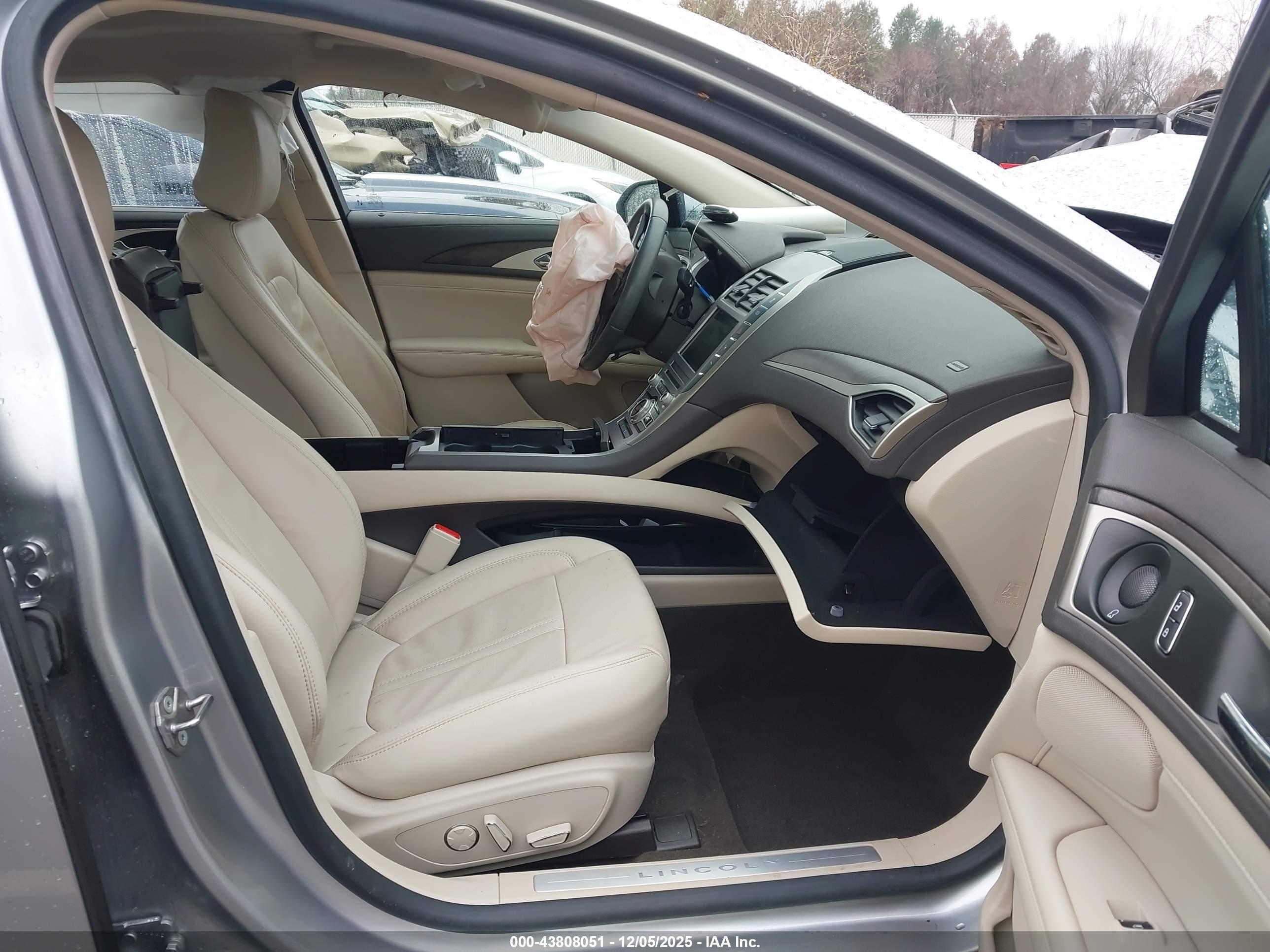 LINCOLN MKZ image 5