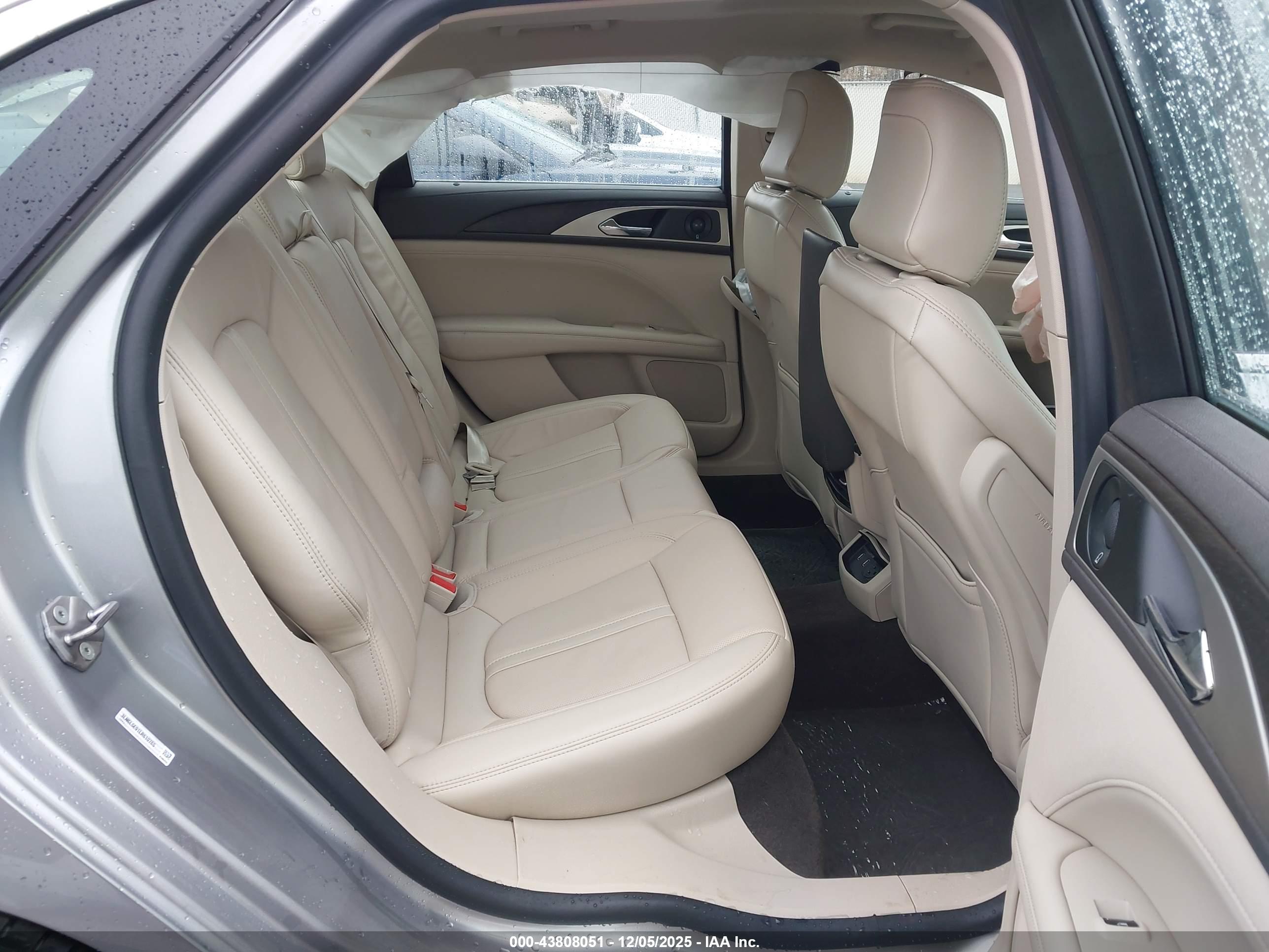LINCOLN MKZ image 8
