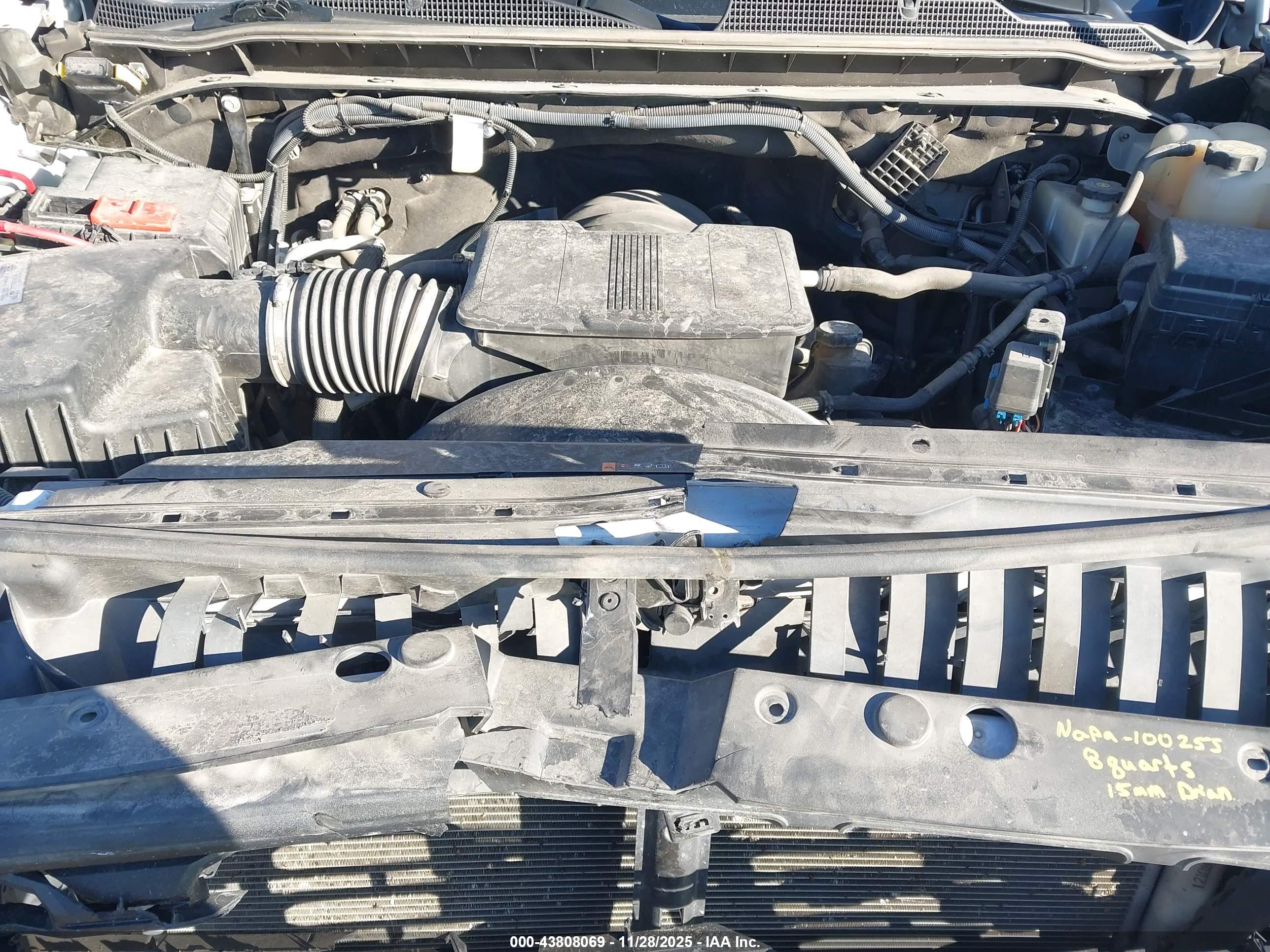 CHEVROLET SILVERADO image 10