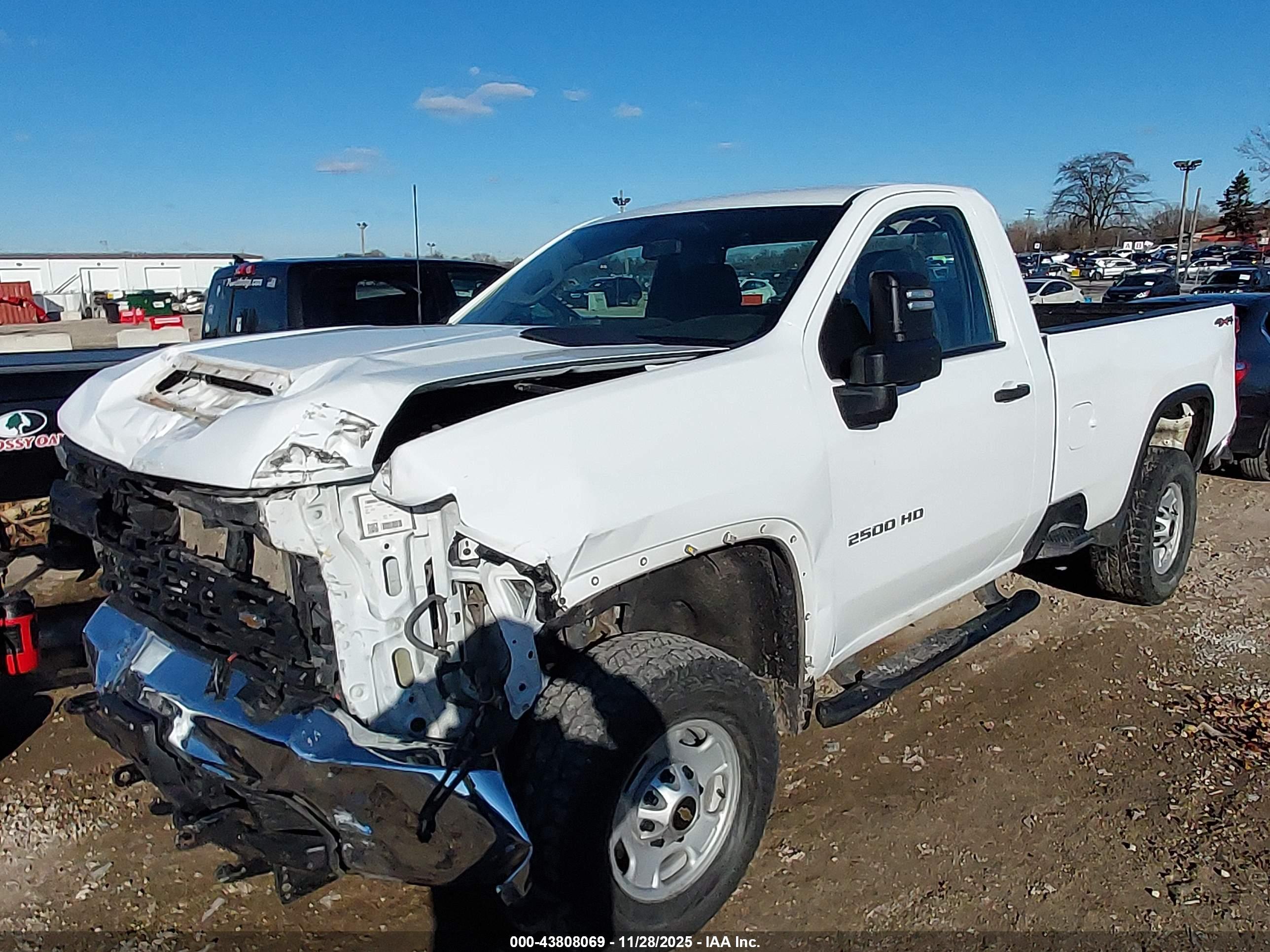 CHEVROLET SILVERADO image 2