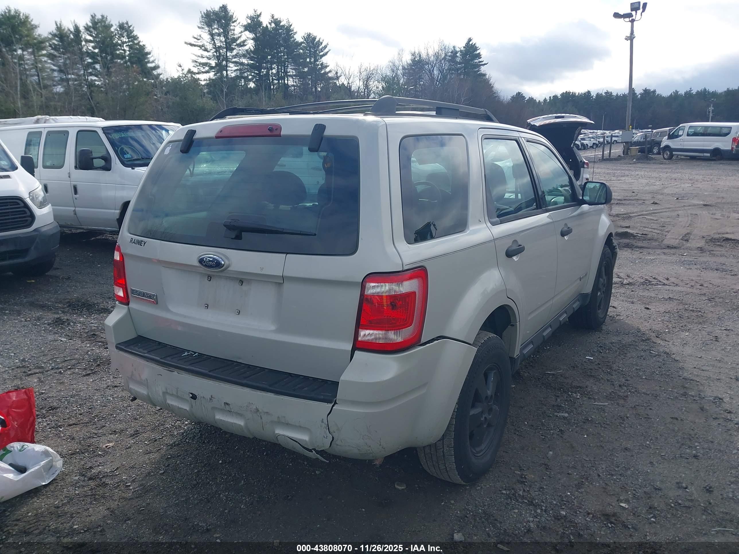 FORD ESCAPE image 4