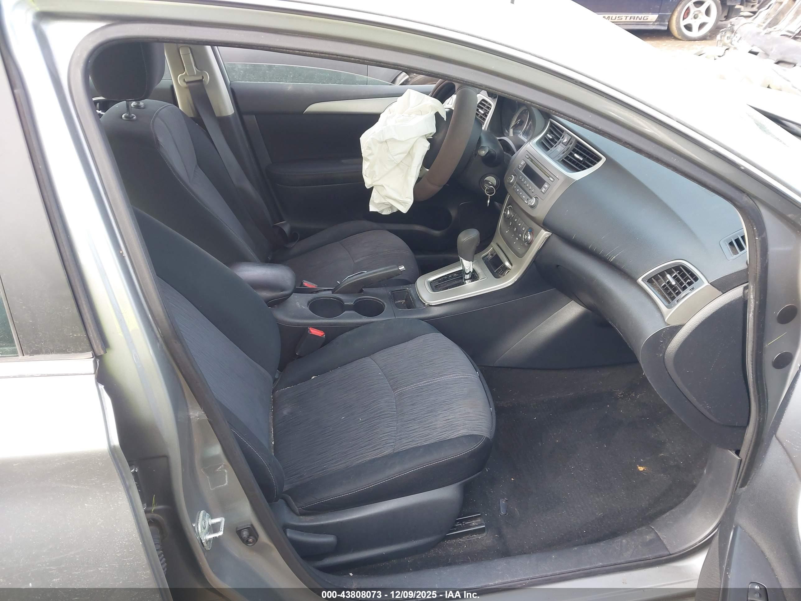 NISSAN SENTRA image 5