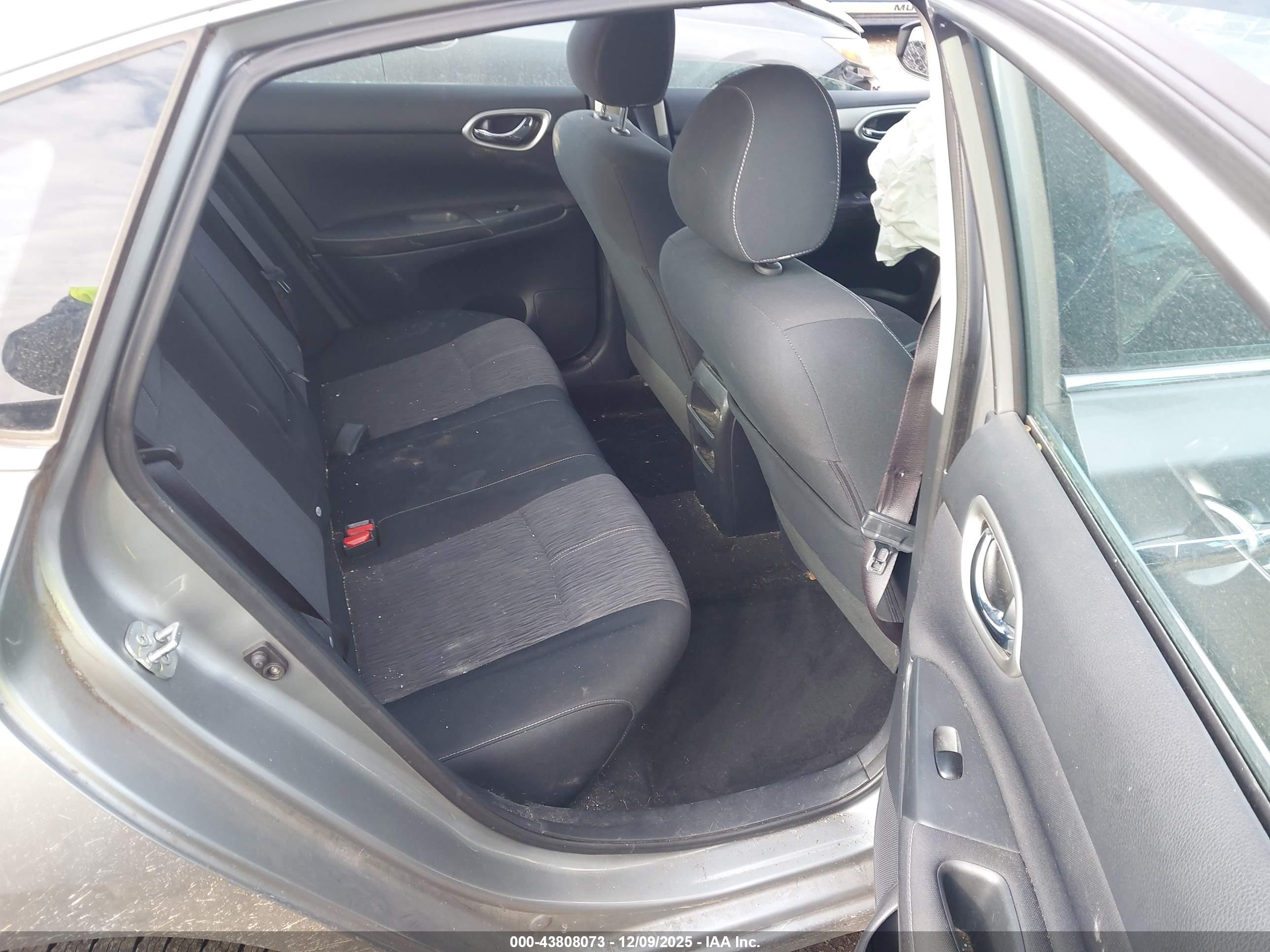 NISSAN SENTRA image 8