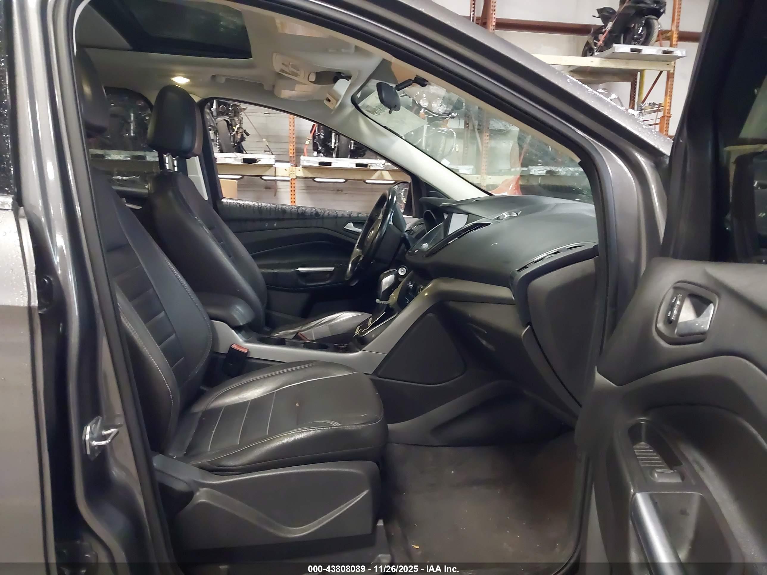 FORD ESCAPE image 5