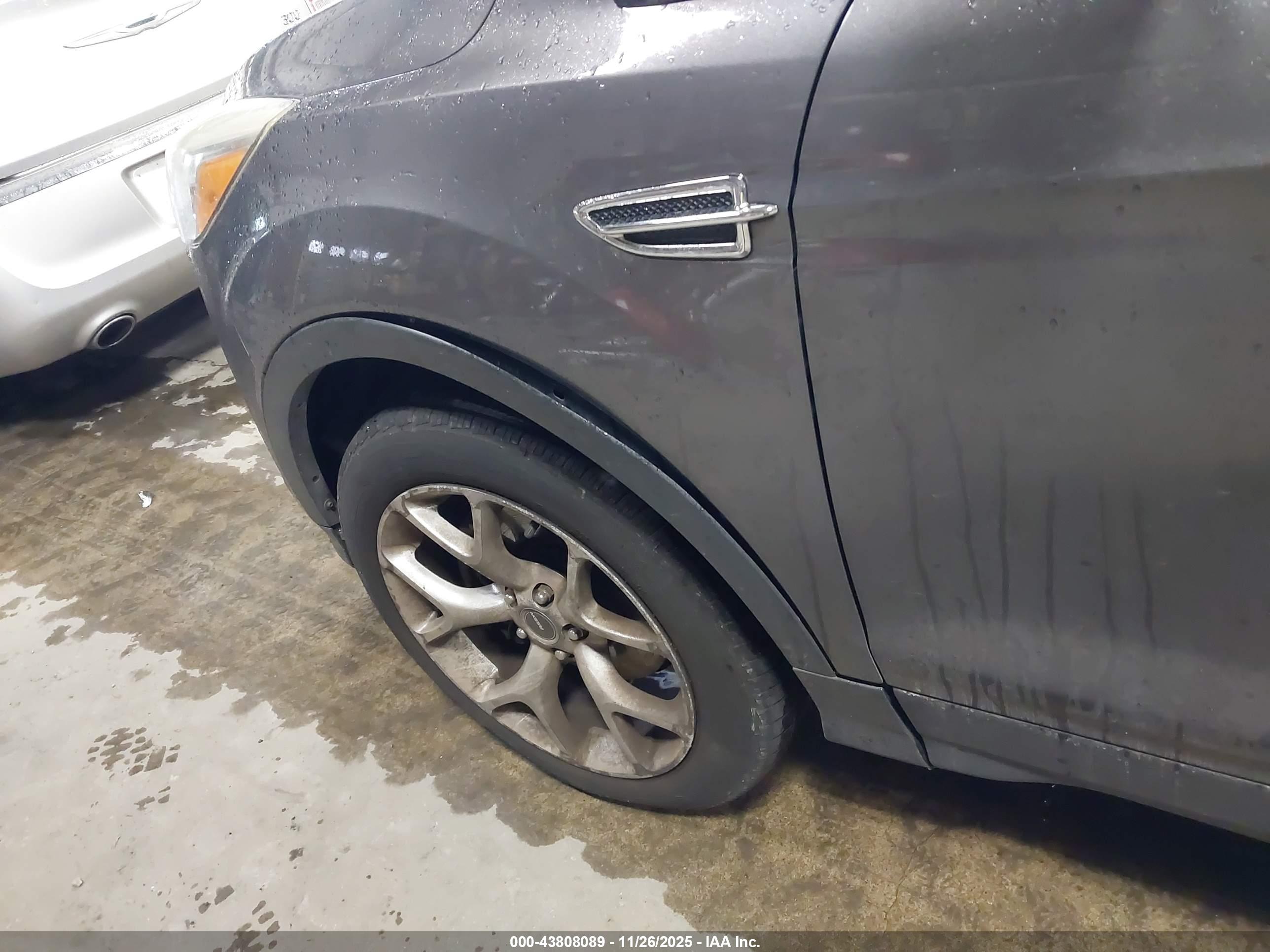 FORD ESCAPE image 6