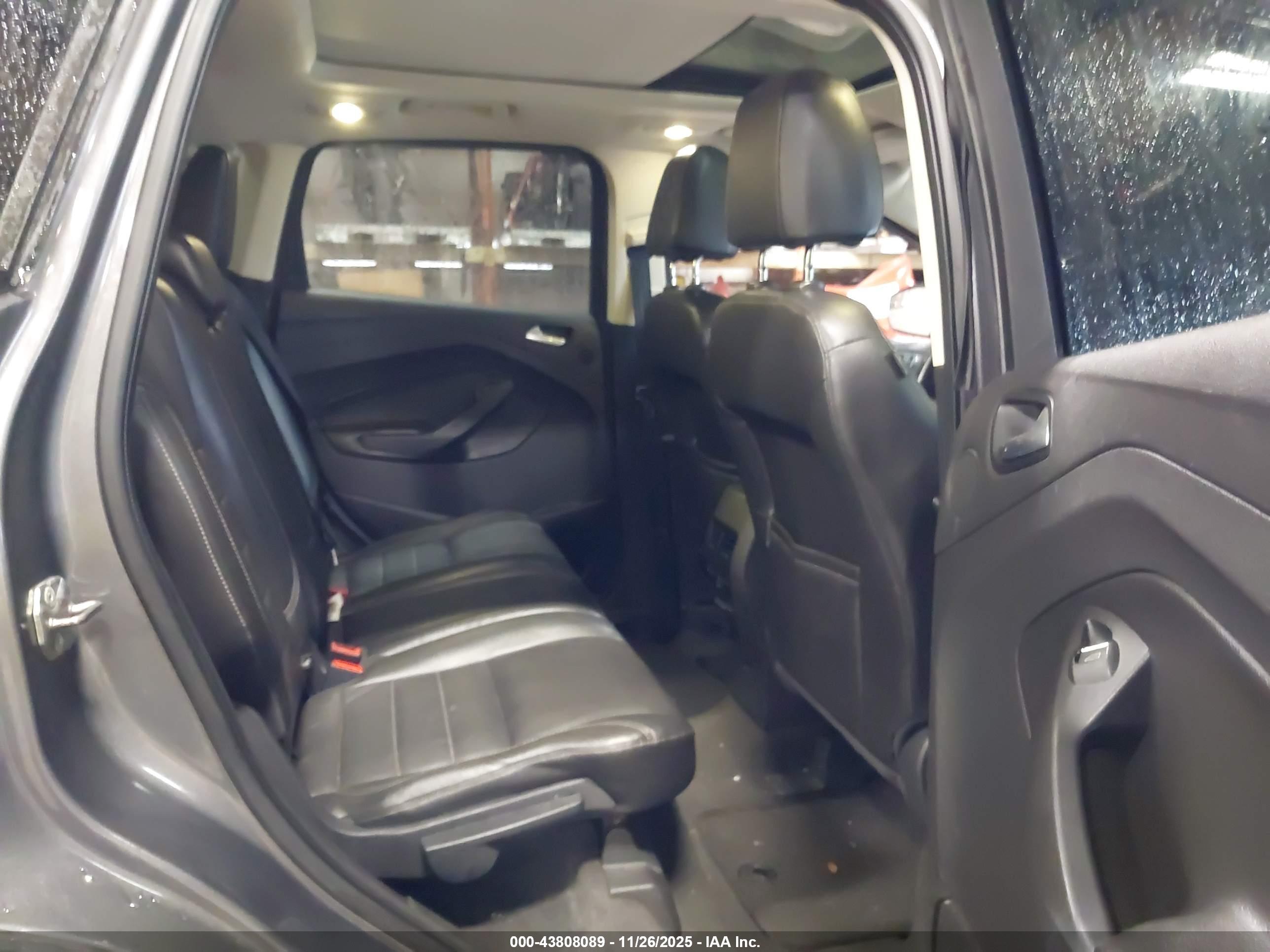 FORD ESCAPE image 8