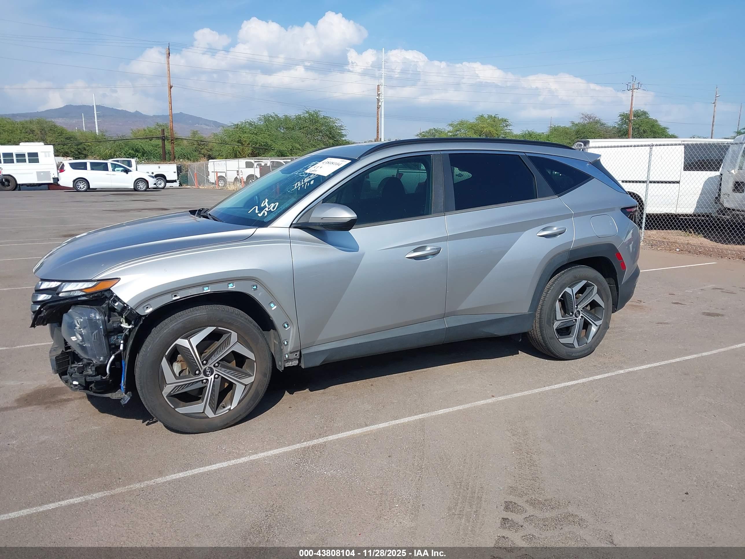 HYUNDAI TUCSON image 2