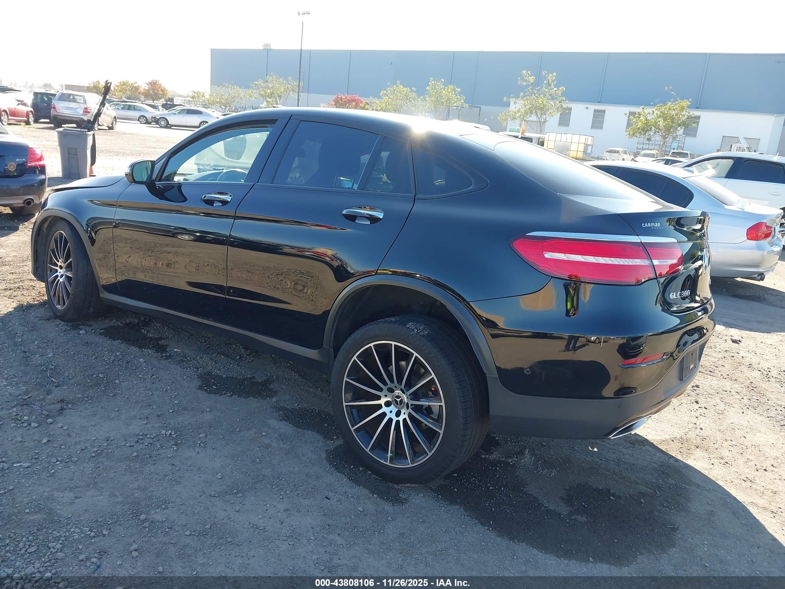 MERCEDES-BENZ GLC image 3