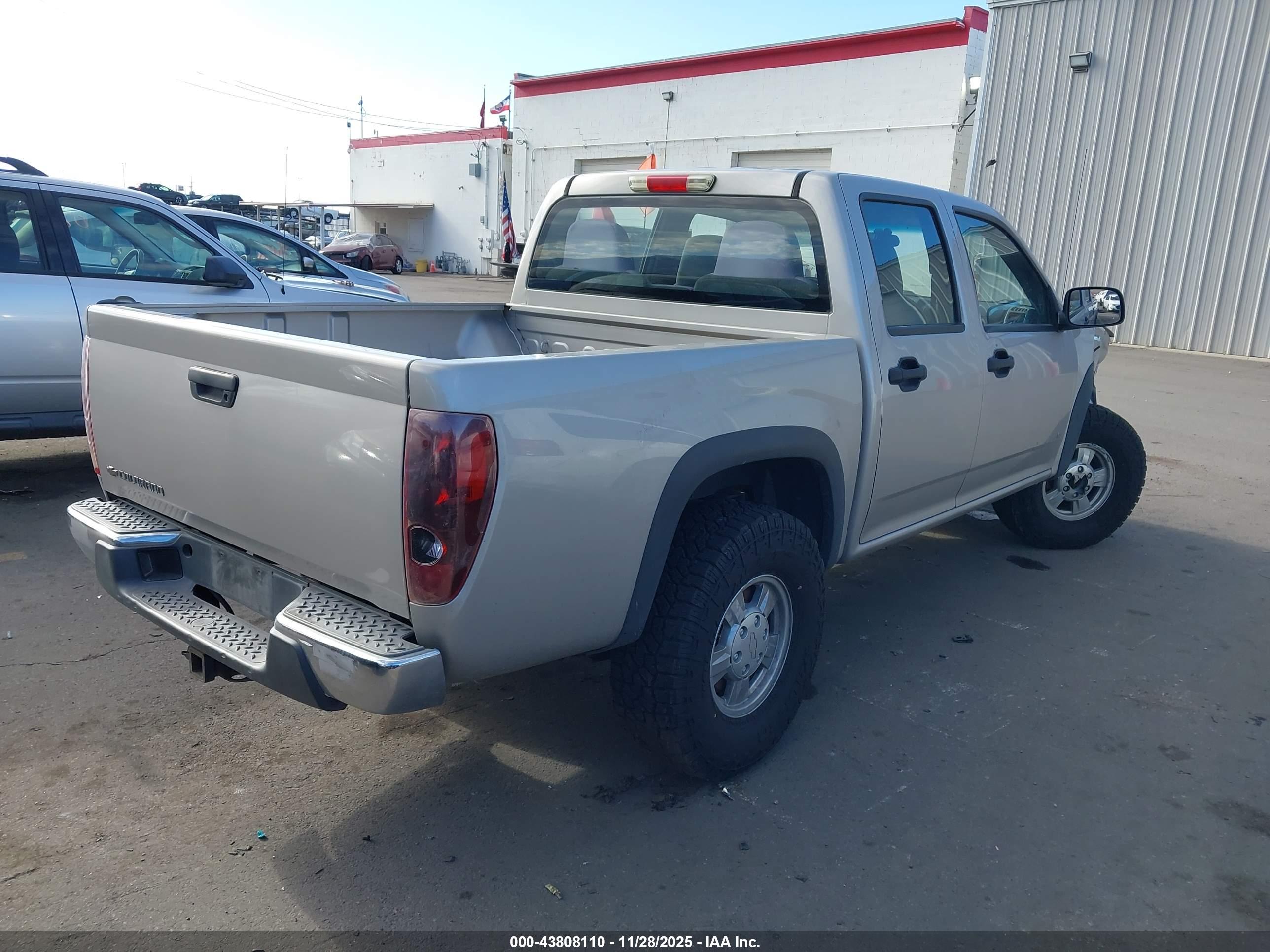 CHEVROLET COLORADO image 4