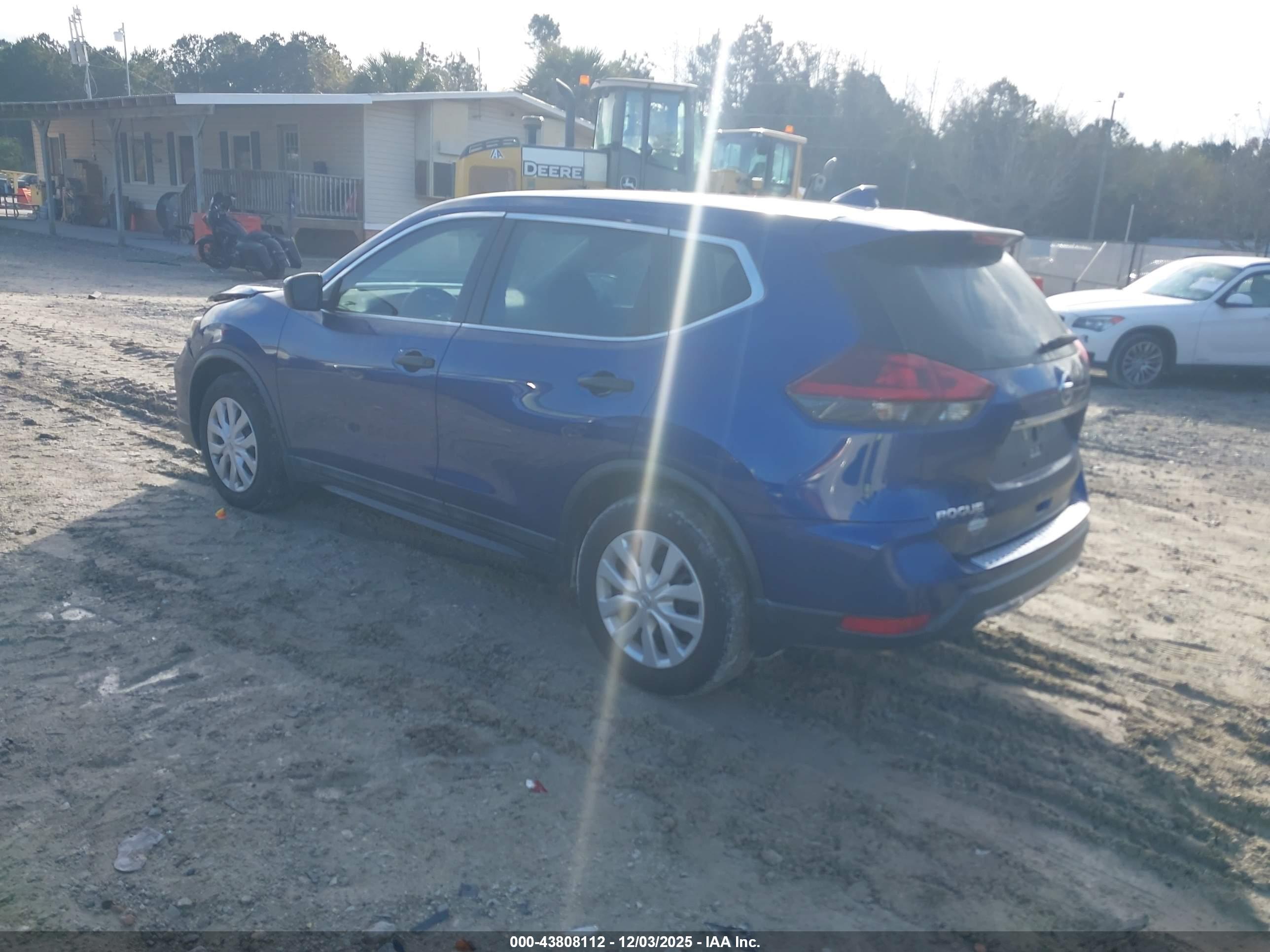 NISSAN ROGUE image 3