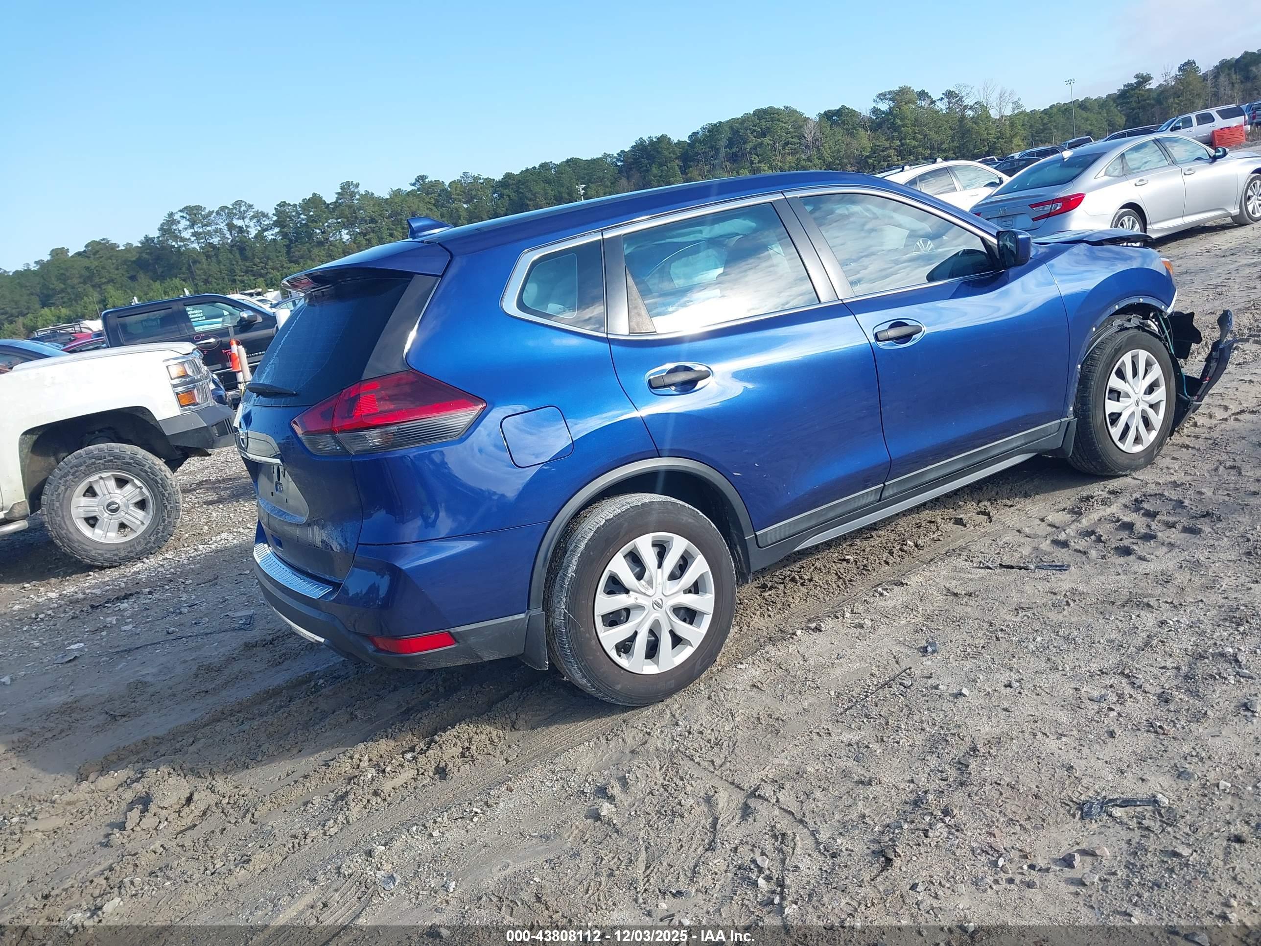 NISSAN ROGUE image 4