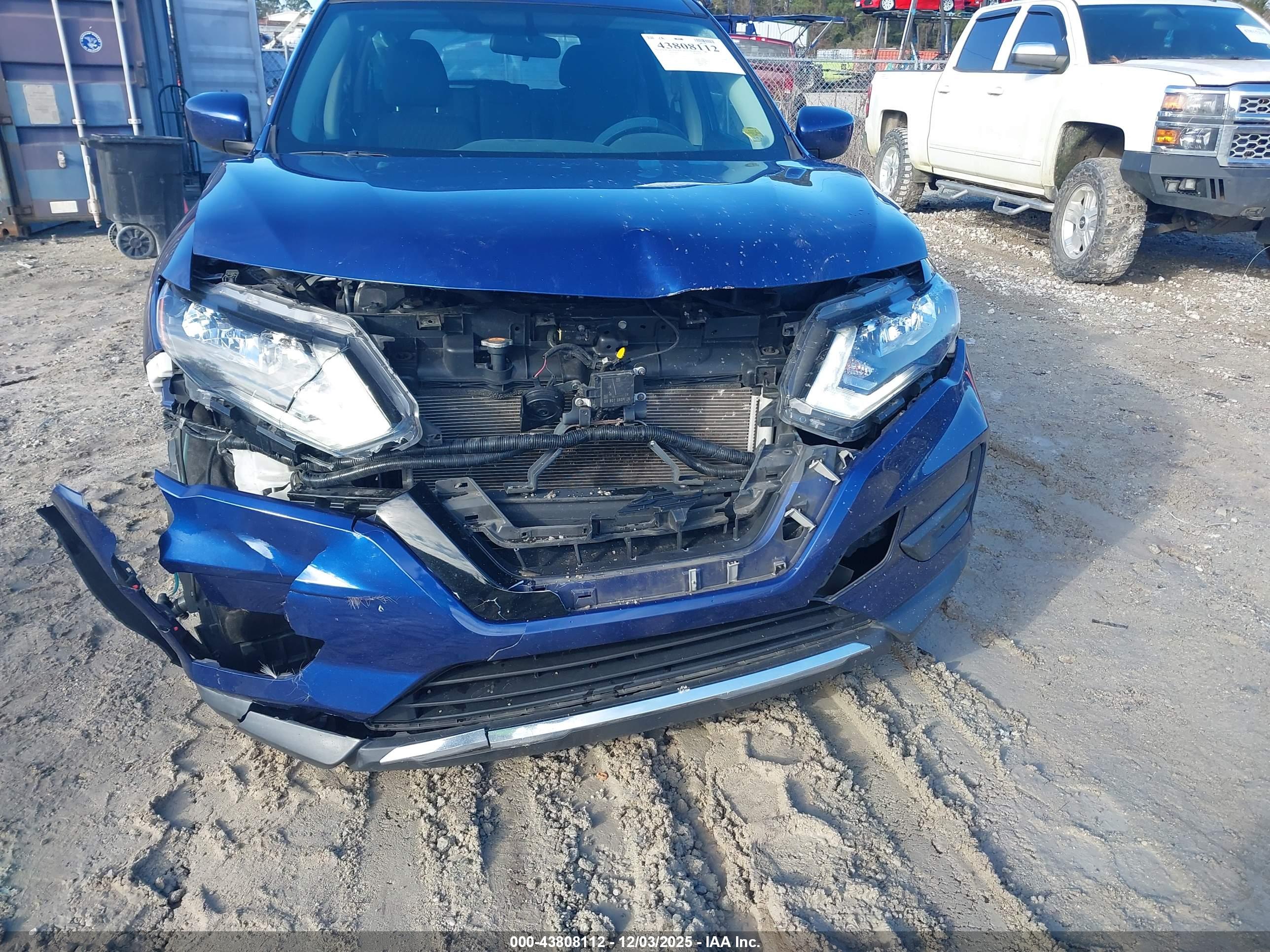 NISSAN ROGUE image 6