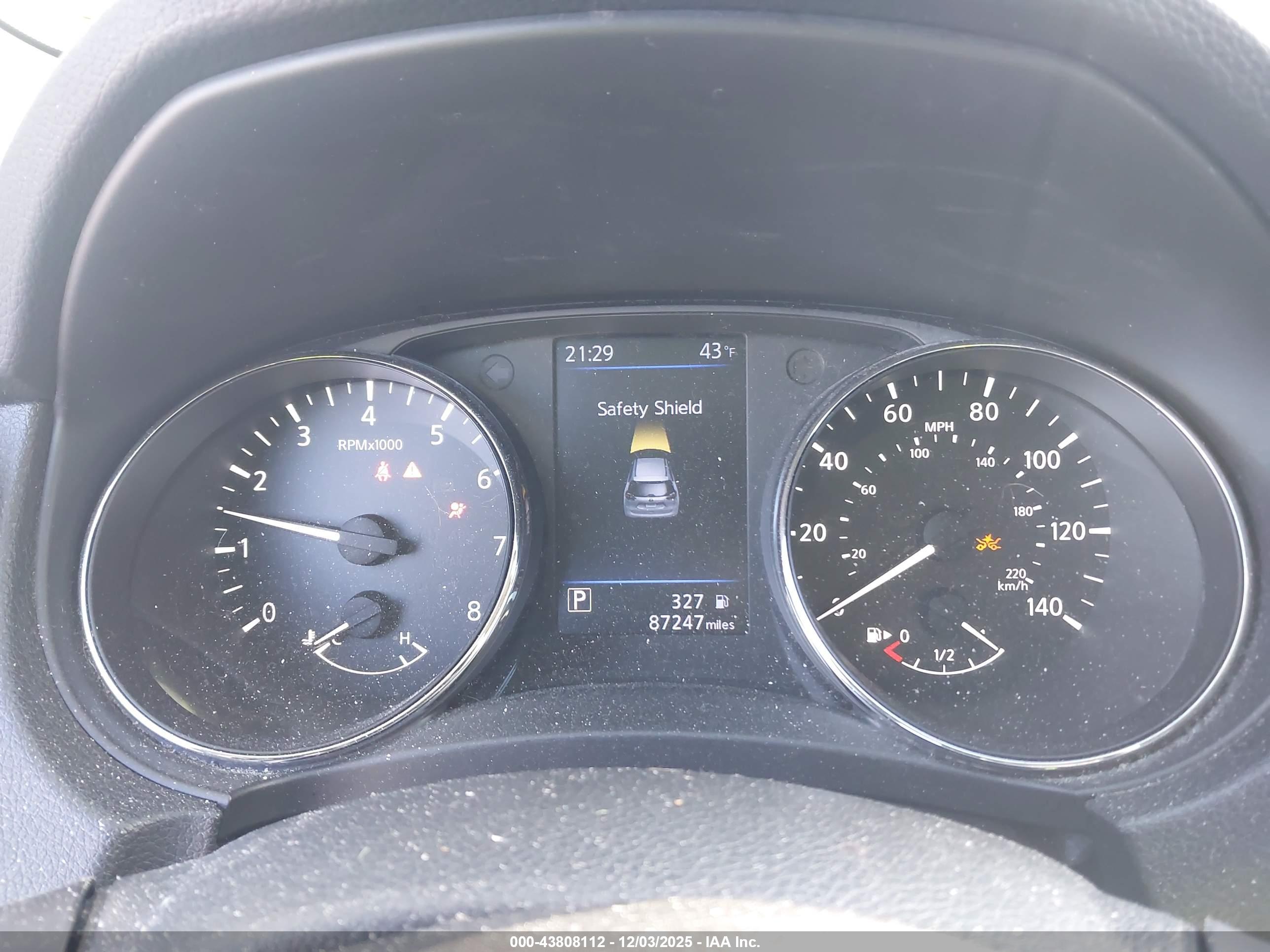 NISSAN ROGUE image 7