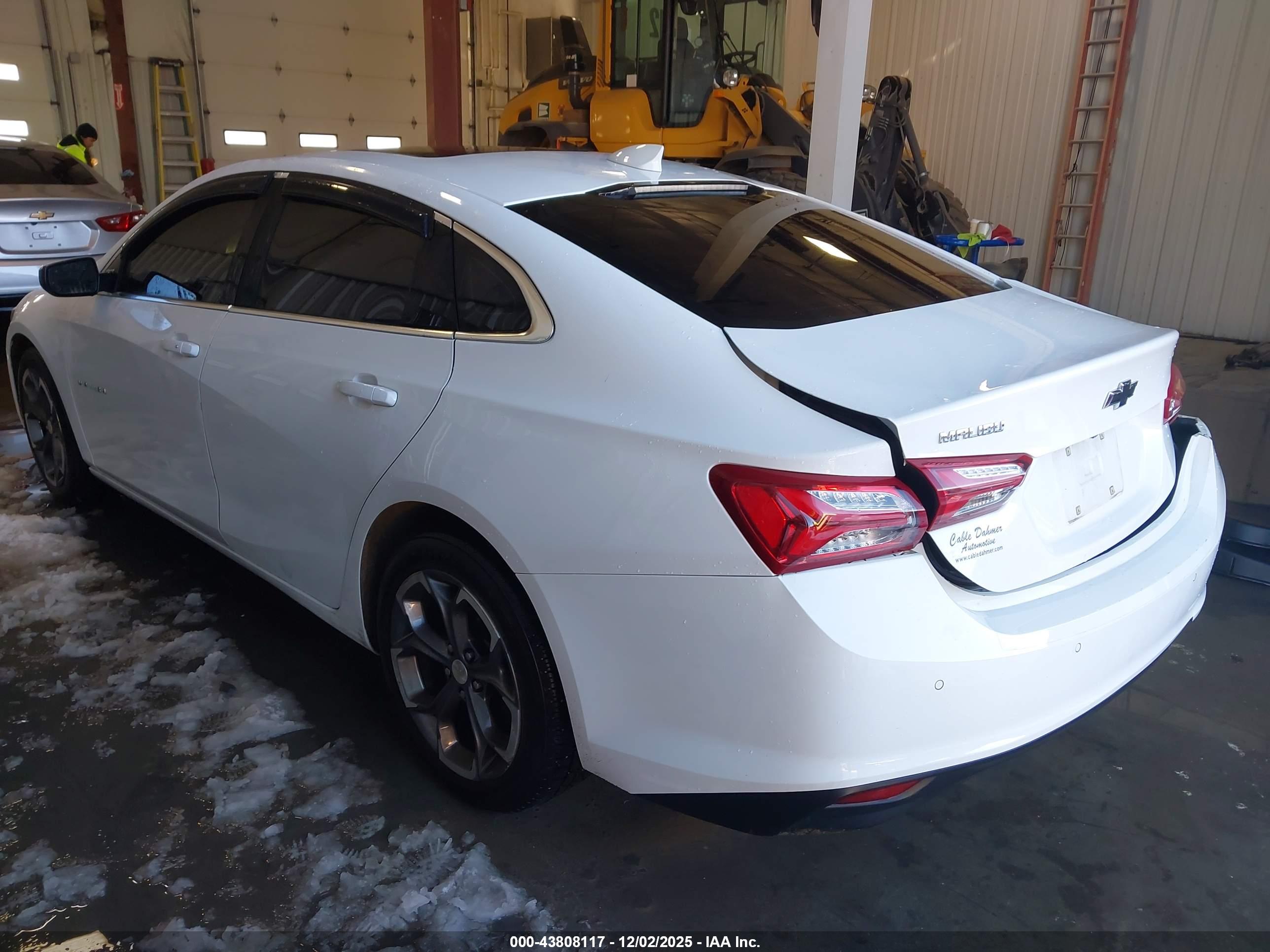CHEVROLET MALIBU image 3