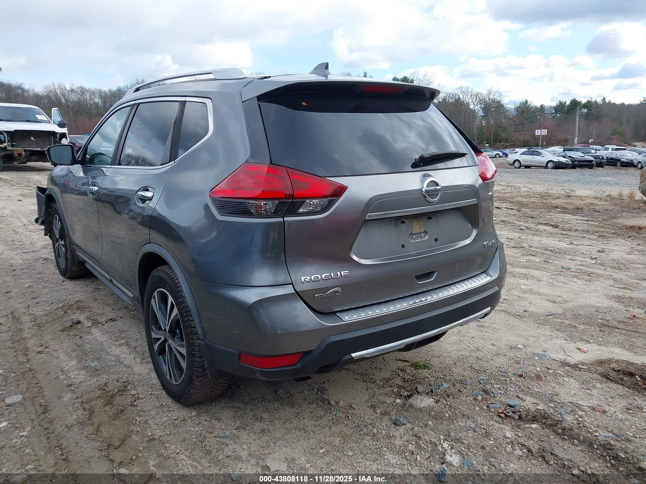 NISSAN ROGUE image 3