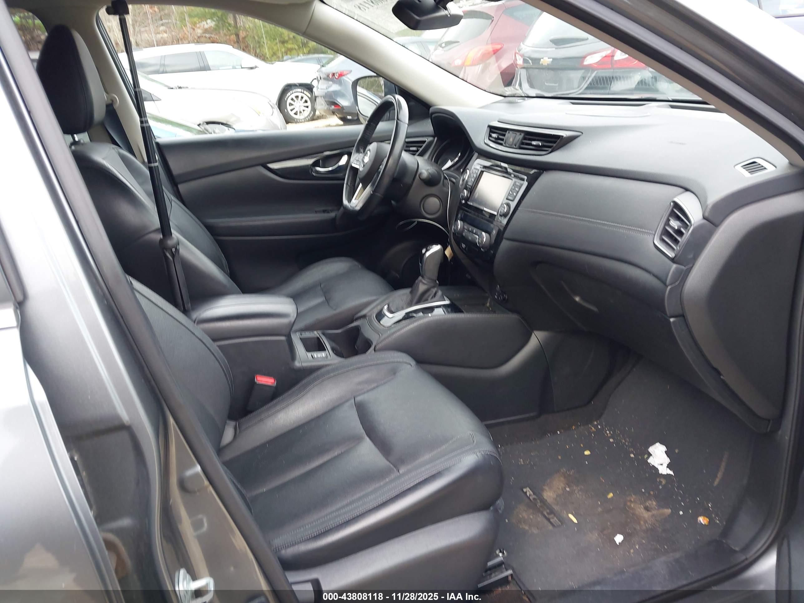 NISSAN ROGUE image 5