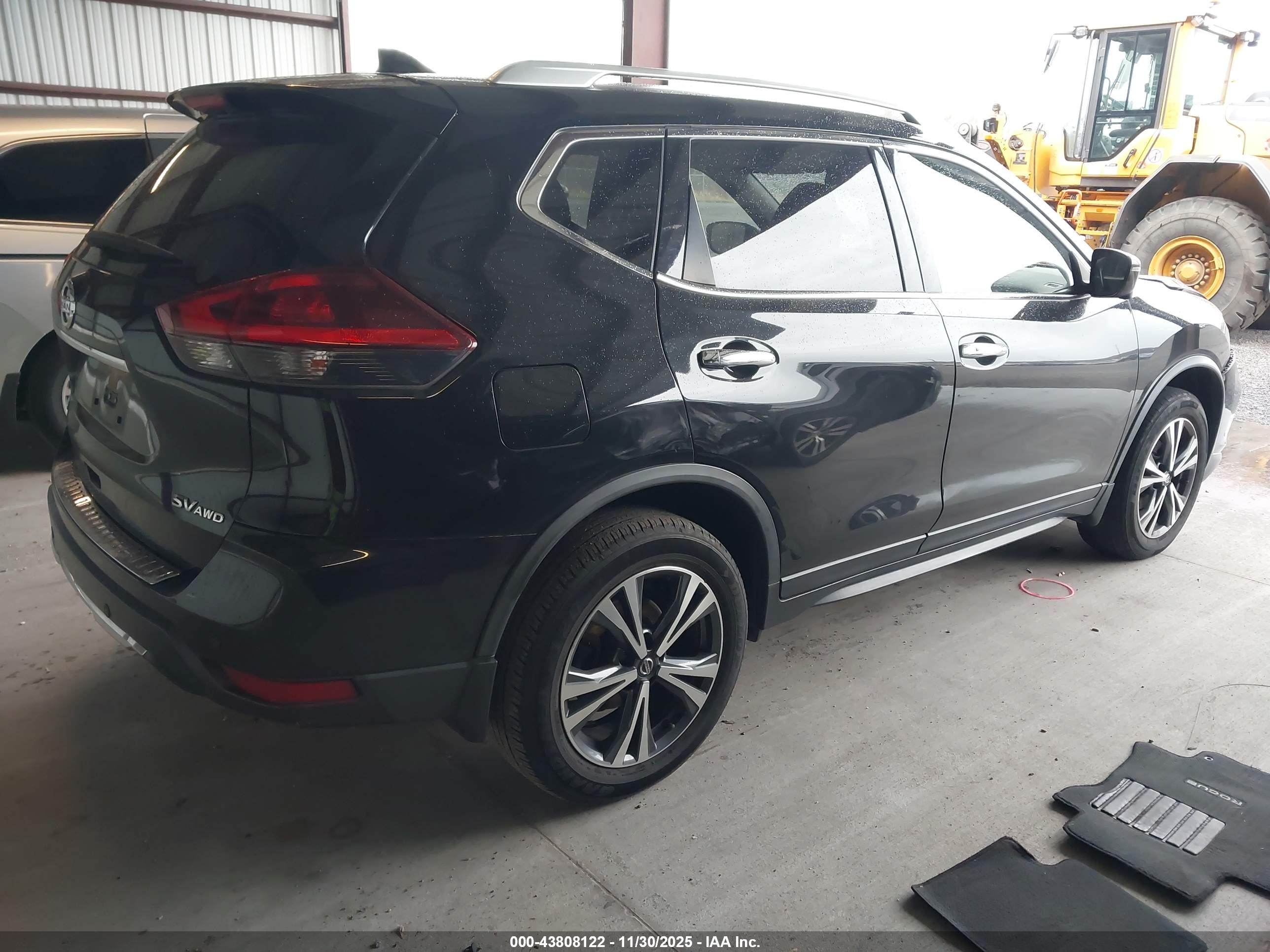NISSAN ROGUE image 4