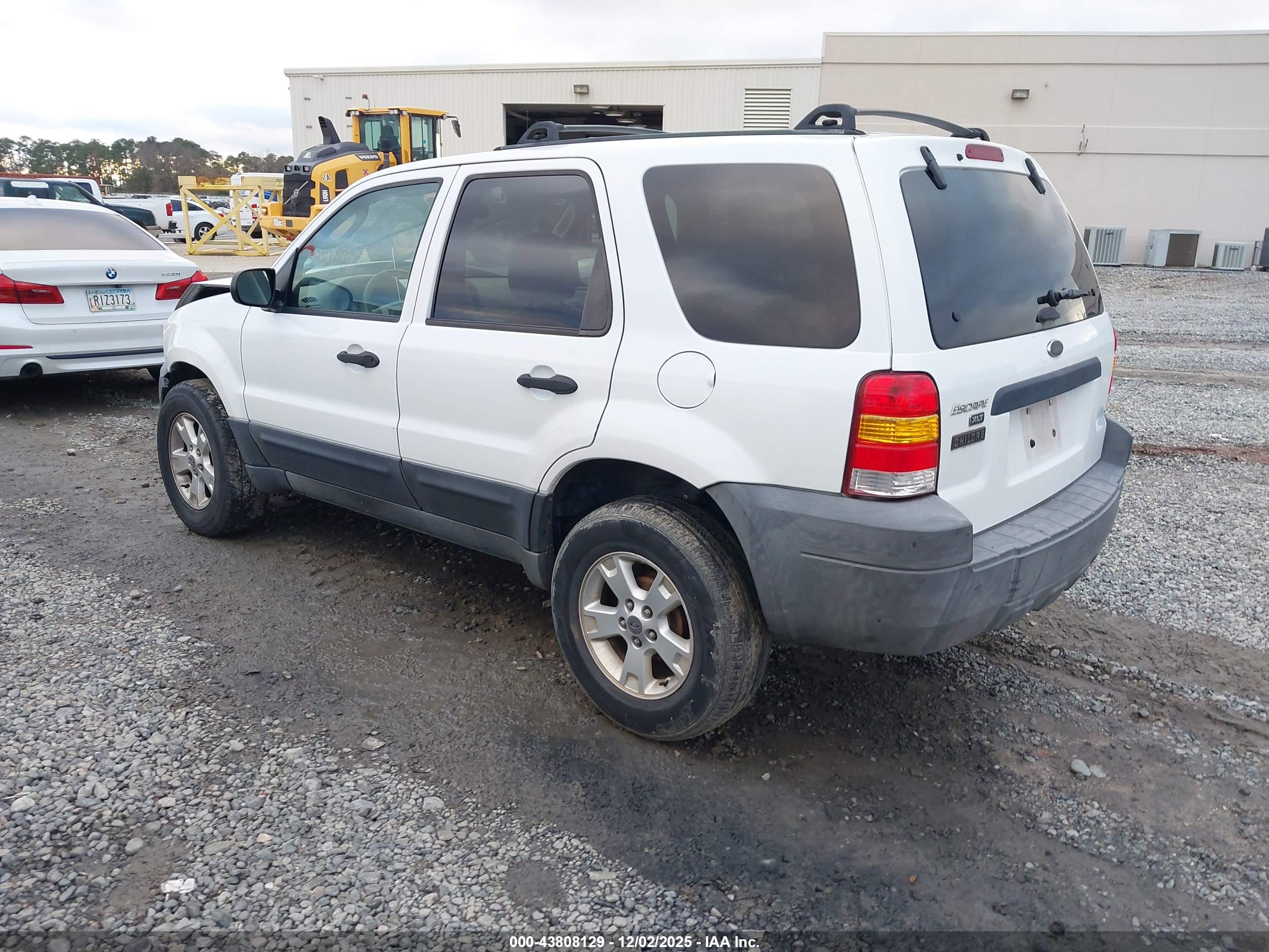FORD ESCAPE image 3