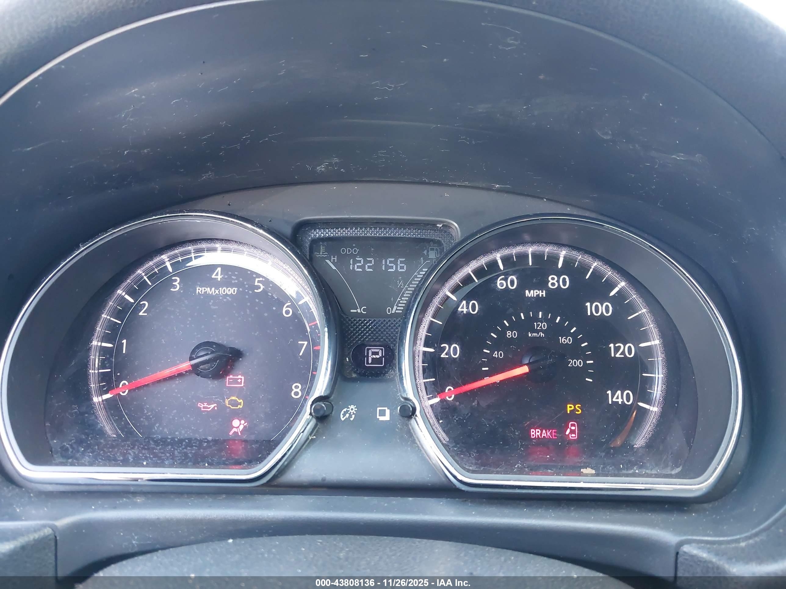 NISSAN VERSA image 7
