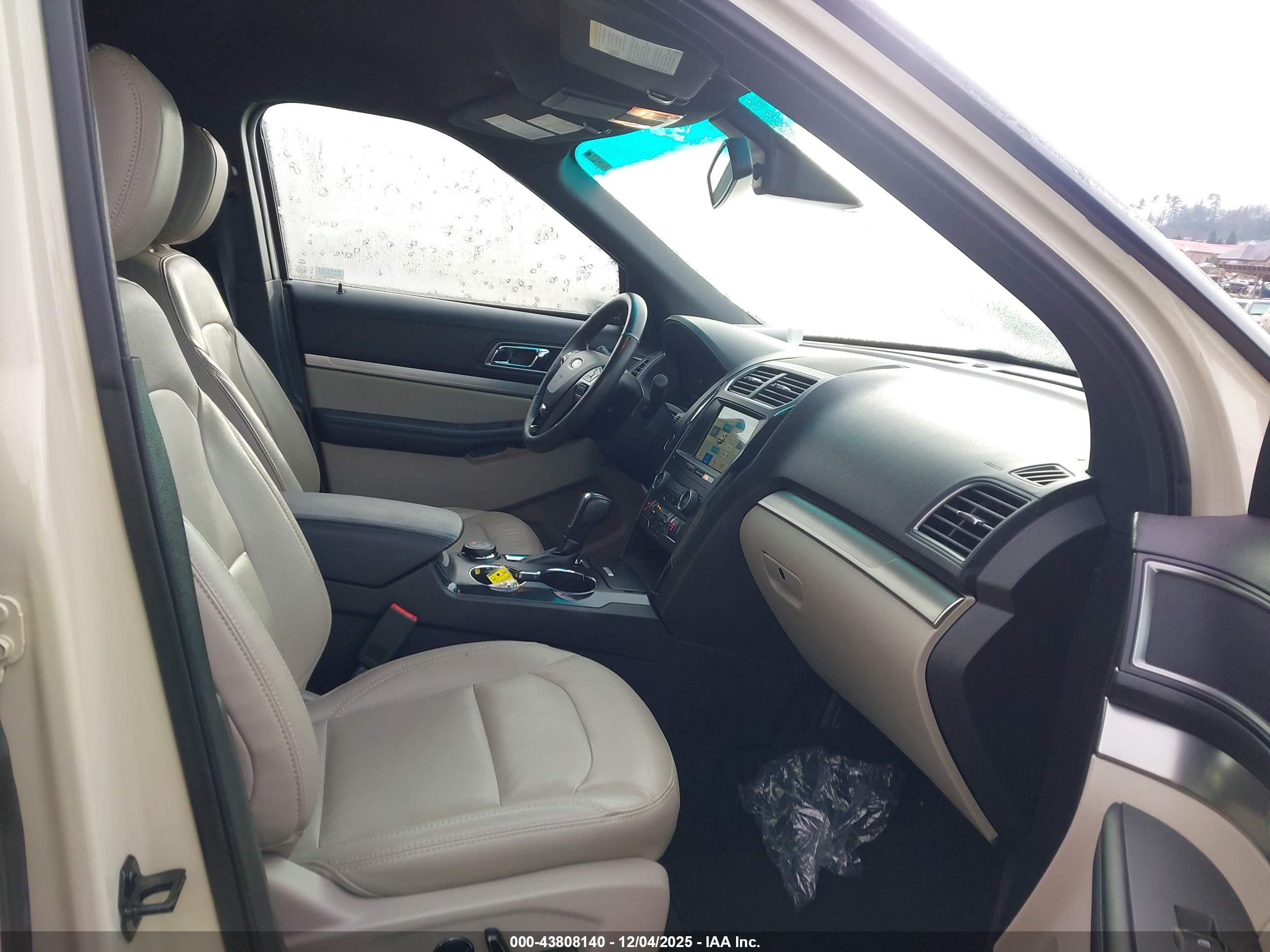 FORD EXPLORER image 5